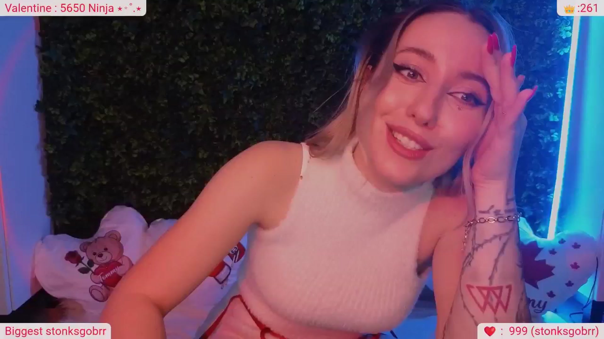 Gallery image thumbnail from DinasLibrary's myfreecams stream on, 02/14/2026, 10:19 image 7 of 20