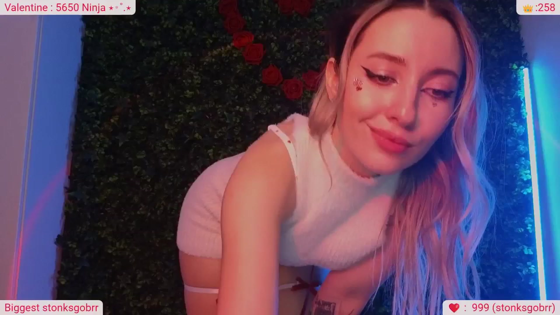 Gallery image thumbnail from DinasLibrary's myfreecams stream on, 02/14/2026, 10:19 image 4 of 20