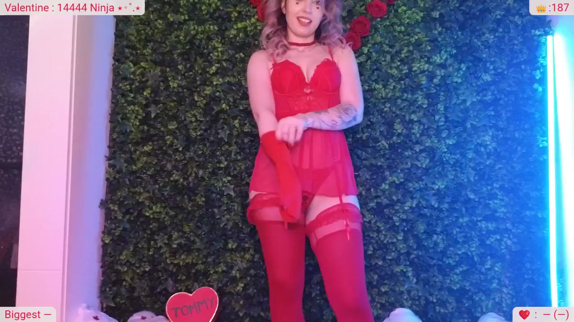 Gallery image thumbnail from DinasLibrary's myfreecams stream on, 02/15/2026, 05:19 image 10 of 20