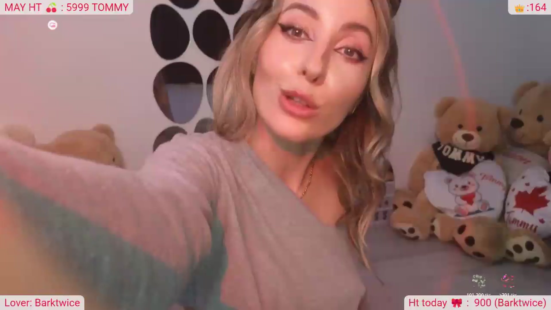 Gallery image thumbnail from DinasLibrary's myfreecams stream on, 05/31/2026, 08:06 image 15 of 20