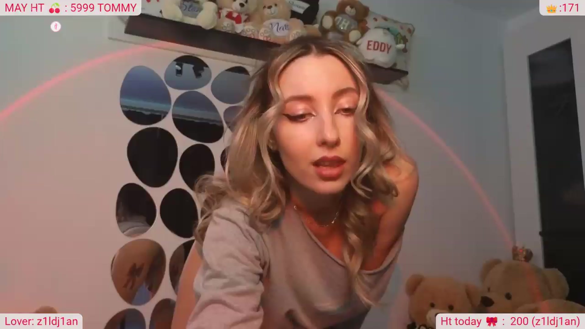 Gallery image thumbnail from DinasLibrary's myfreecams stream on, 05/31/2026, 08:06 image 6 of 20