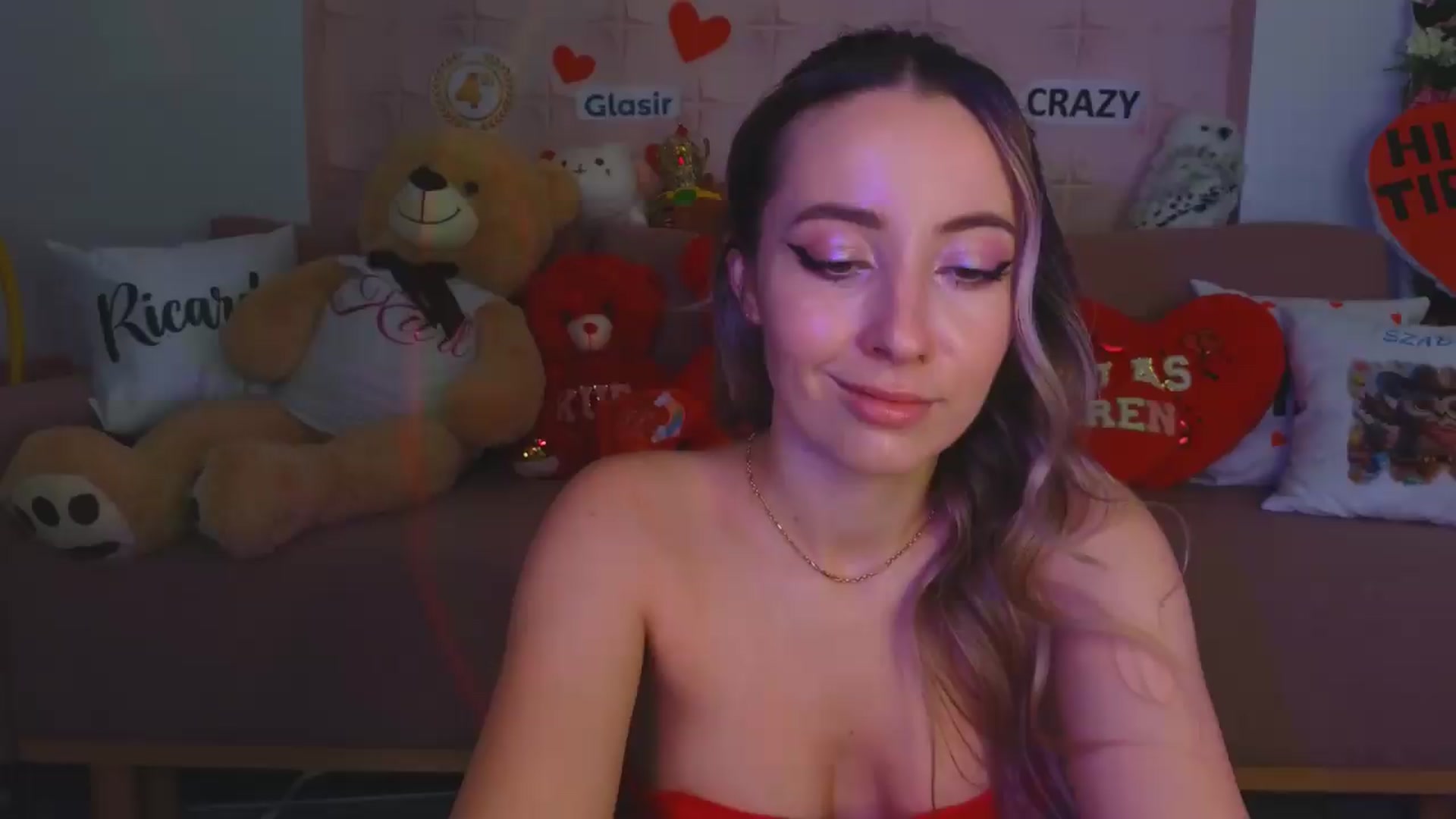 Gallery image thumbnail from DinasLibrary's myfreecams stream on, 08/22/2026, 04:42 image 5 of 20