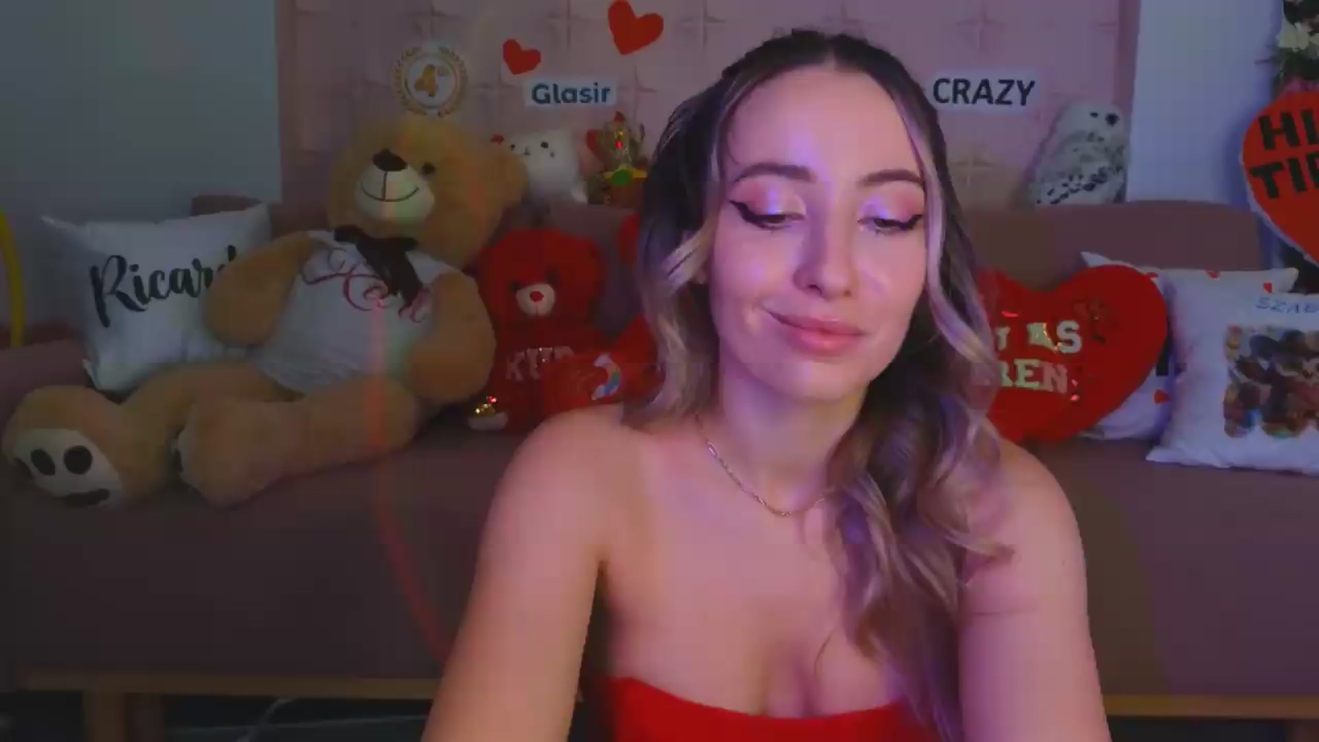 Gallery image thumbnail from DinasLibrary's myfreecams stream on, 08/22/2026, 04:42 image 2 of 20