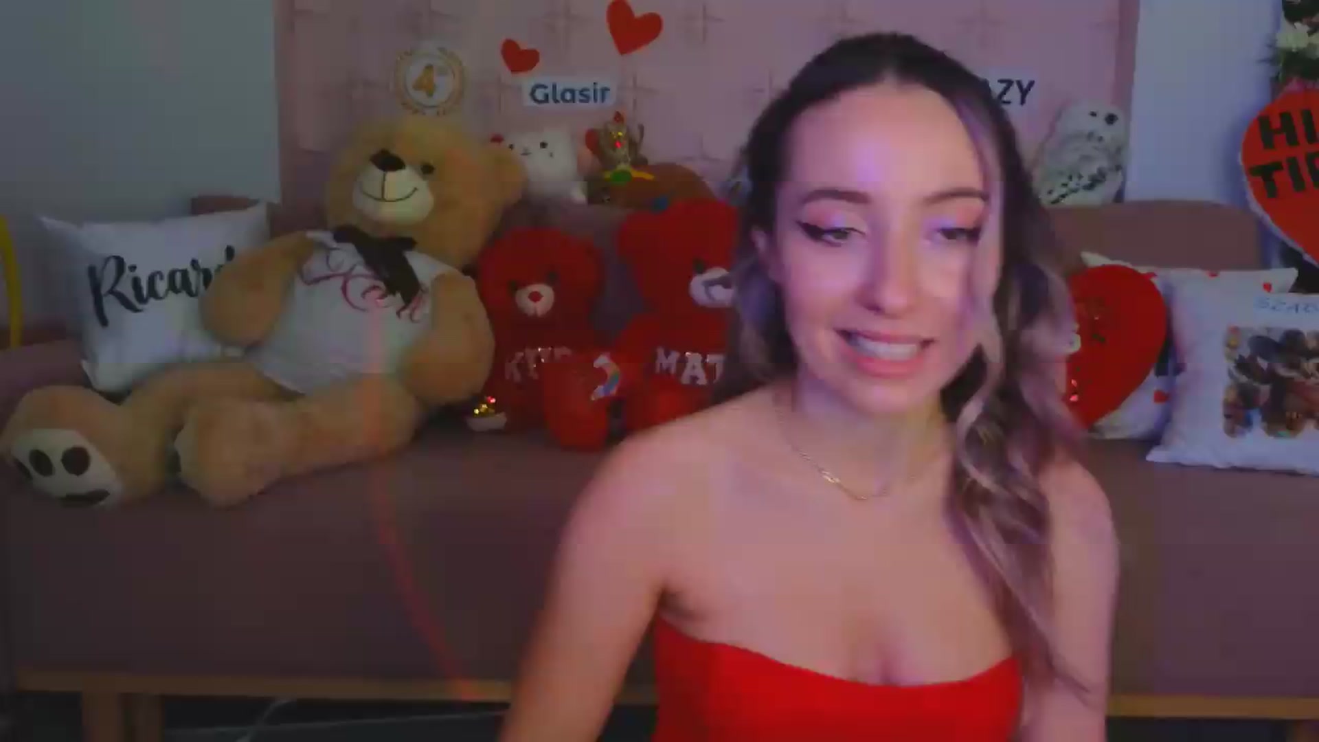 Gallery image thumbnail from DinasLibrary's myfreecams stream on, 08/22/2026, 04:42 image 7 of 20