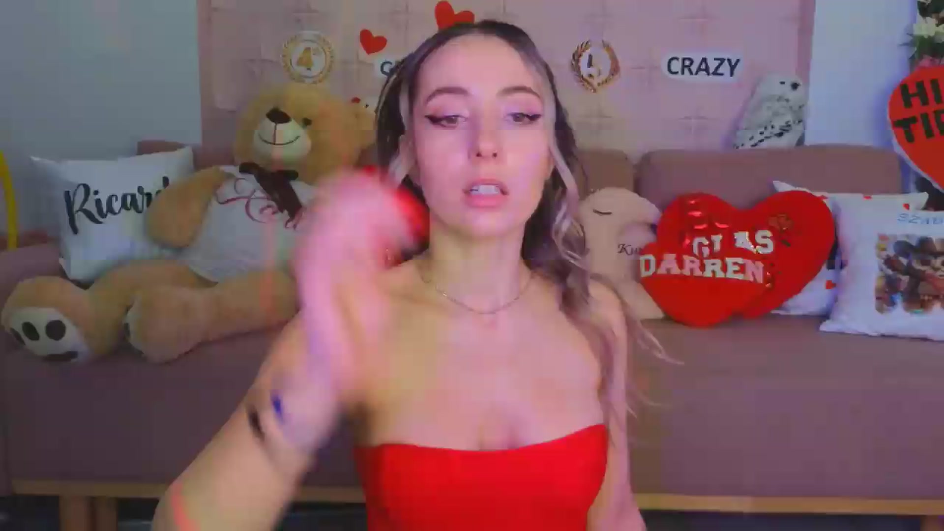 Gallery image thumbnail from DinasLibrary's myfreecams stream on, 08/22/2026, 04:42 image 8 of 20