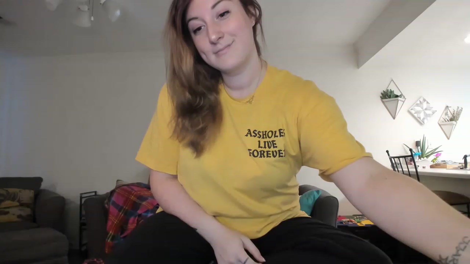 Gallery image thumbnail from DinoDarling's myfreecams stream on, 11/23/2022, 16:32 image 13 of 20