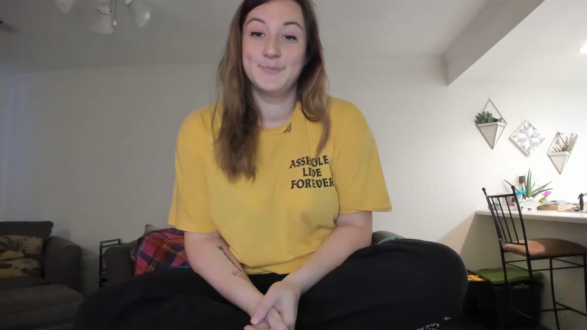 Gallery image thumbnail from DinoDarling's myfreecams stream on, 11/23/2022, 16:32 image 16 of 20