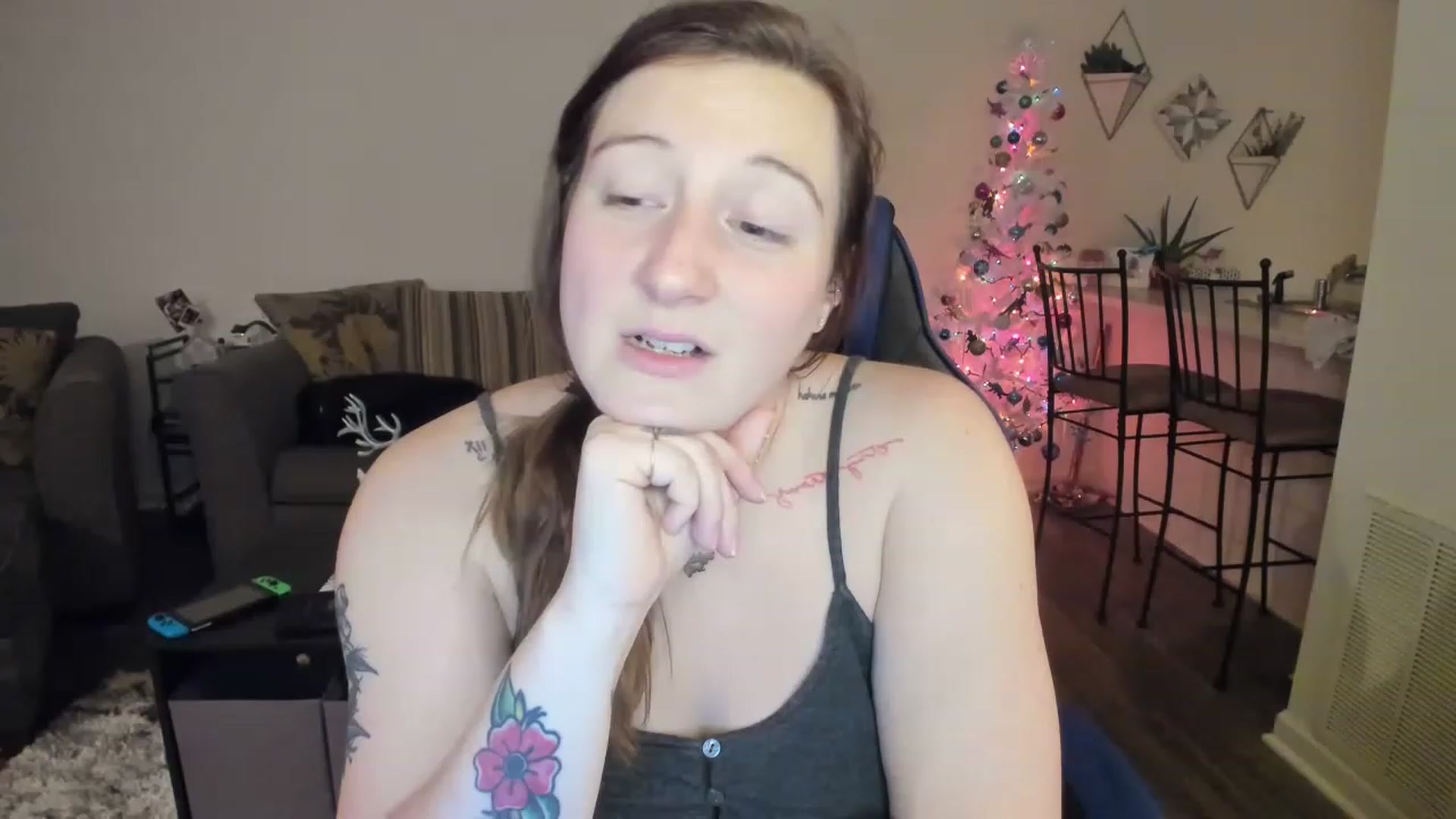 Gallery image thumbnail from DinoDarling's myfreecams stream on, 11/25/2022, 05:34 image 6 of 20