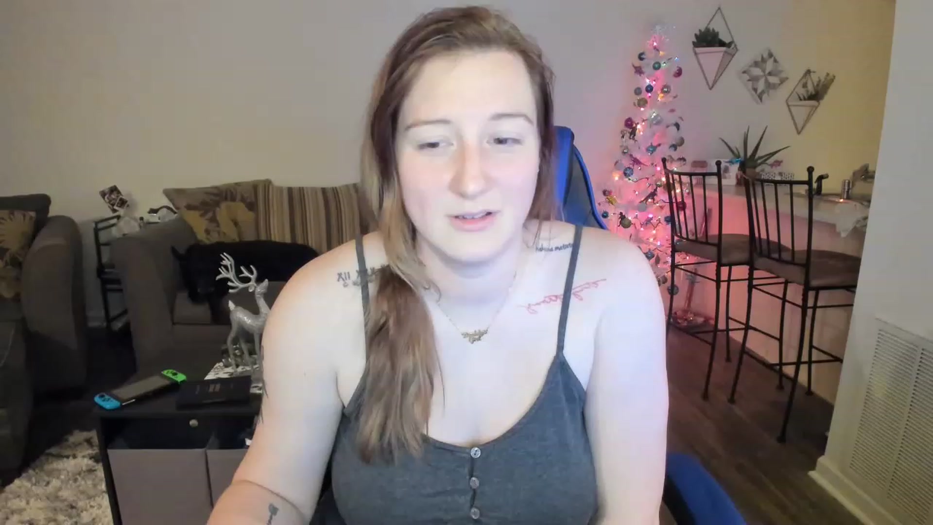 Gallery image thumbnail from DinoDarling's myfreecams stream on, 11/25/2022, 05:34 image 10 of 20