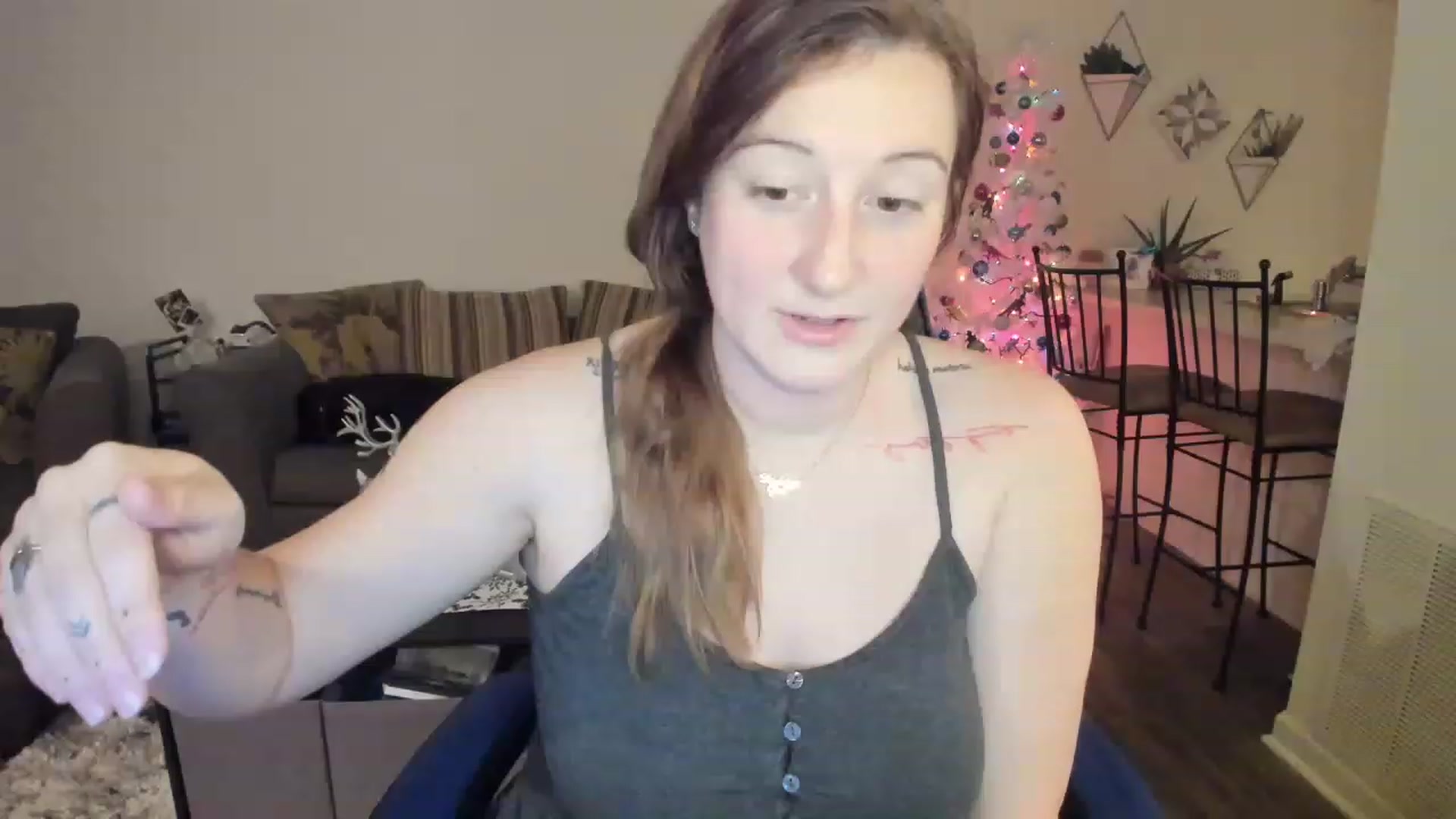 Gallery image thumbnail from DinoDarling's myfreecams stream on, 11/25/2022, 05:34 image 1 of 20