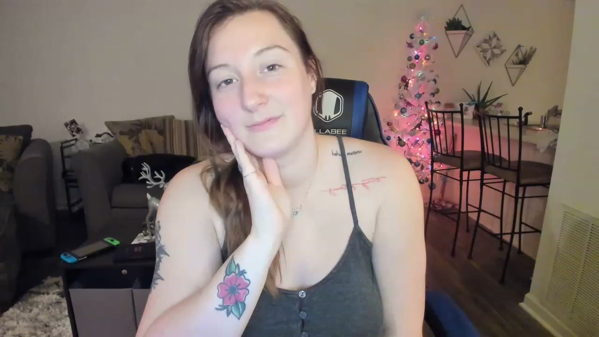 Gallery image thumbnail from DinoDarling's myfreecams stream on, 11/25/2022, 05:34 image 3 of 20