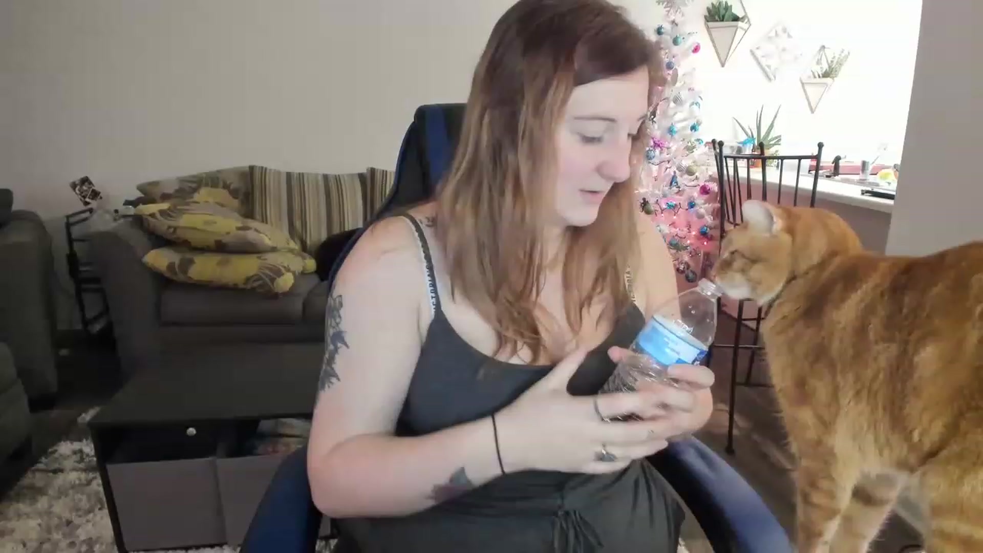 Gallery image thumbnail from DinoDarling's myfreecams stream on, 11/26/2022, 04:11 image 18 of 20