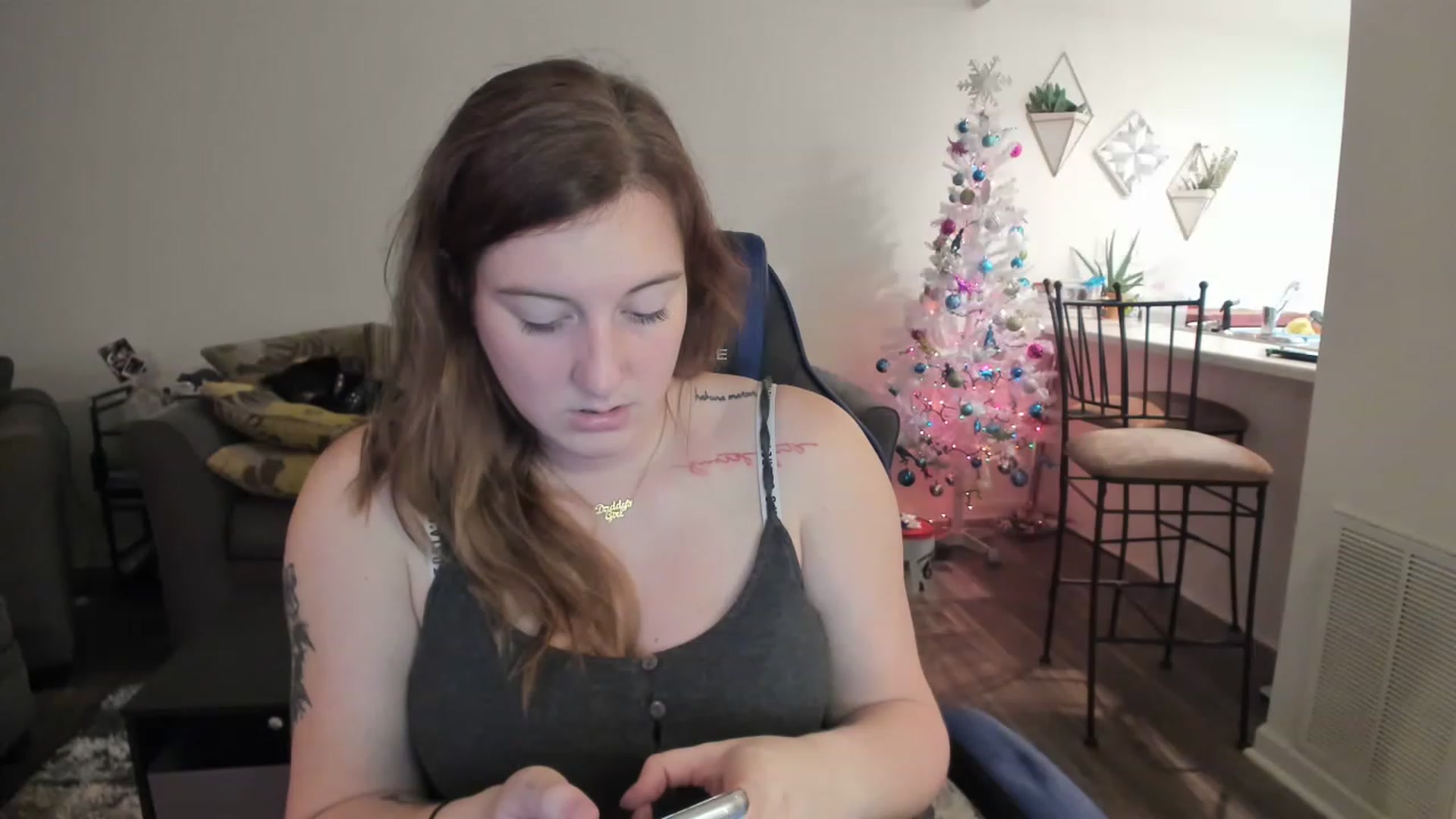 Gallery image thumbnail from DinoDarling's myfreecams stream on, 11/26/2022, 04:11 image 1 of 20