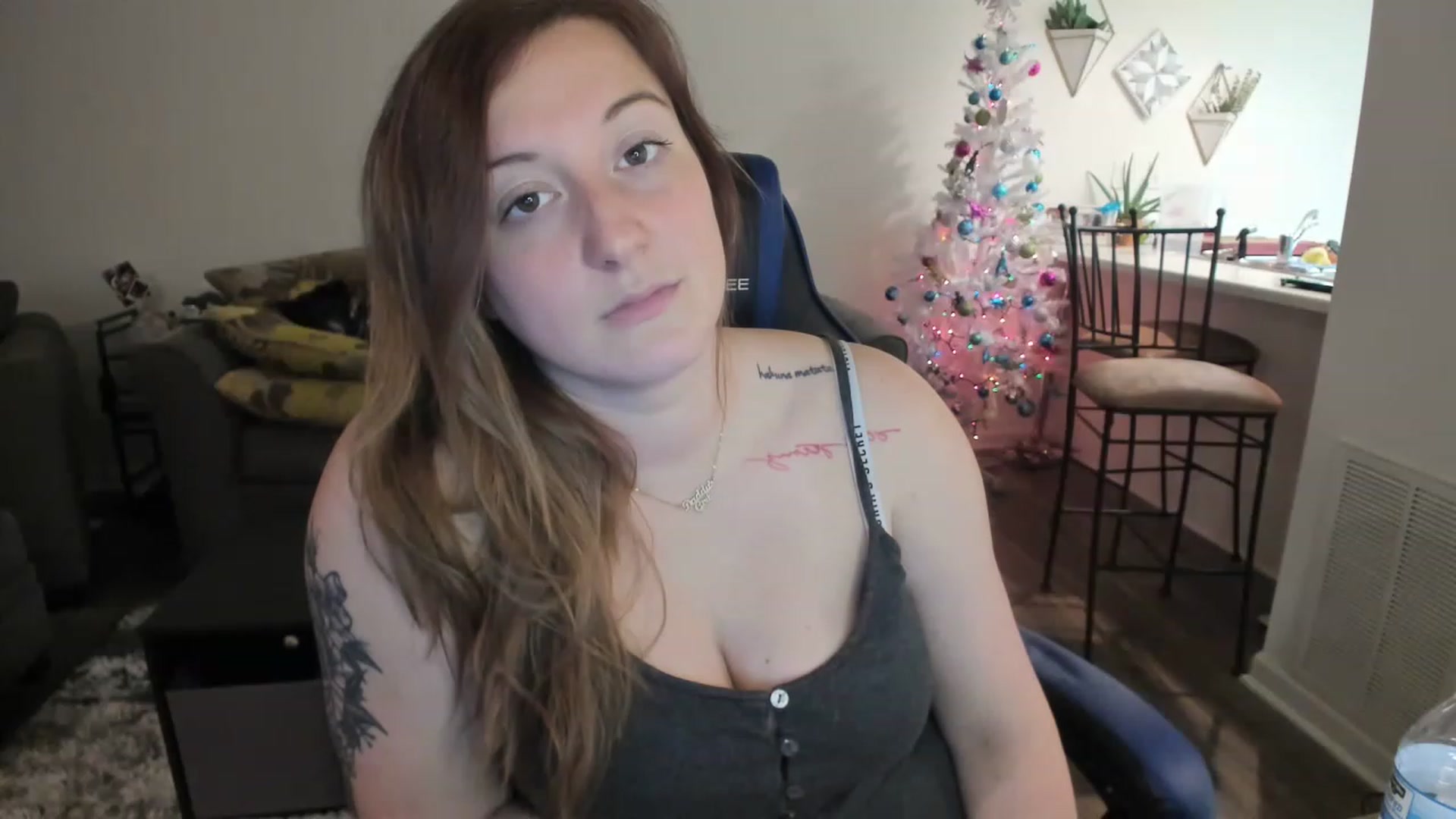 Gallery image thumbnail from DinoDarling's myfreecams stream on, 11/26/2022, 04:11 image 14 of 20