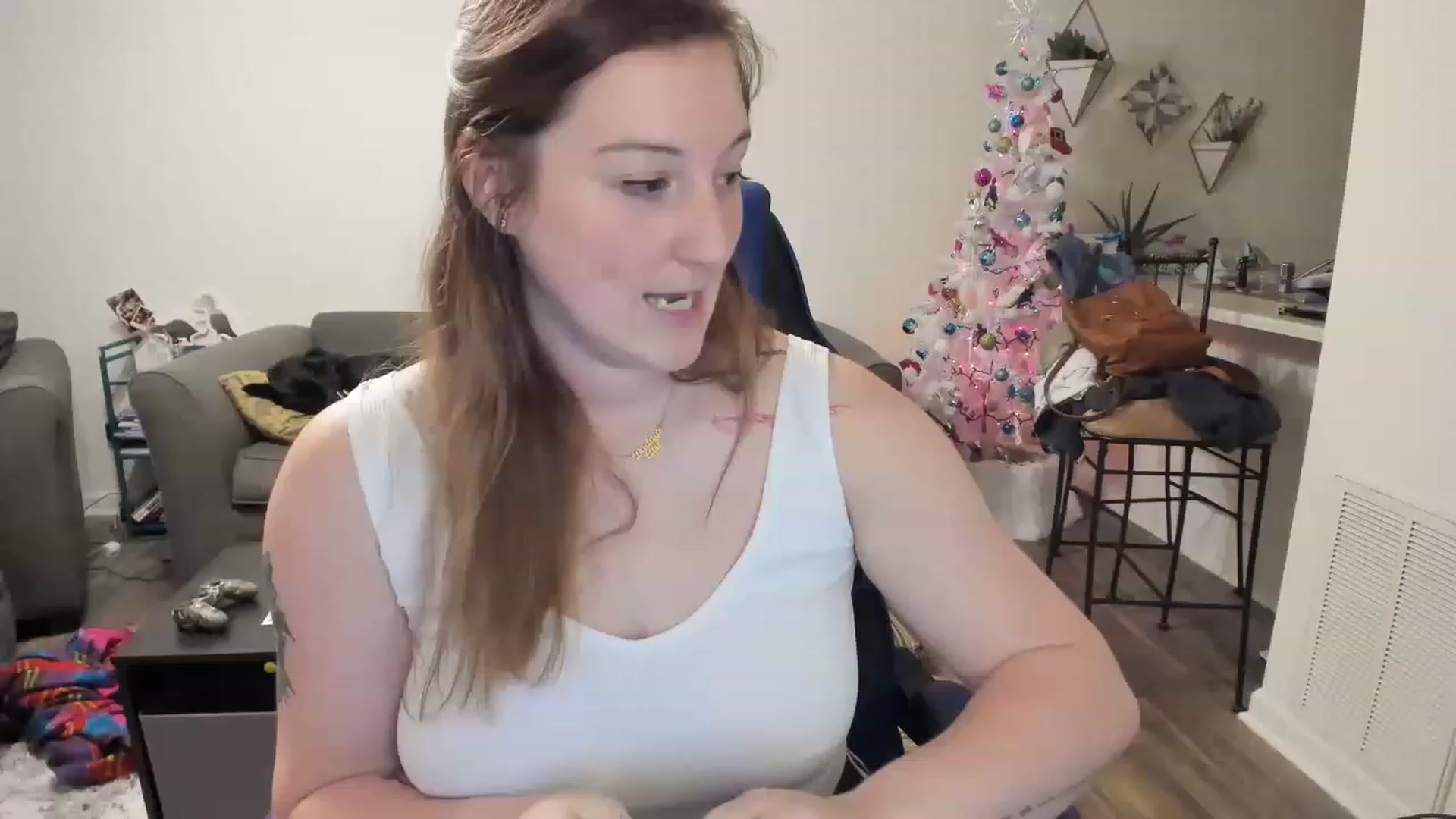 Gallery image thumbnail from DinoDarling's myfreecams stream on, 11/27/2022, 04:50 image 7 of 20