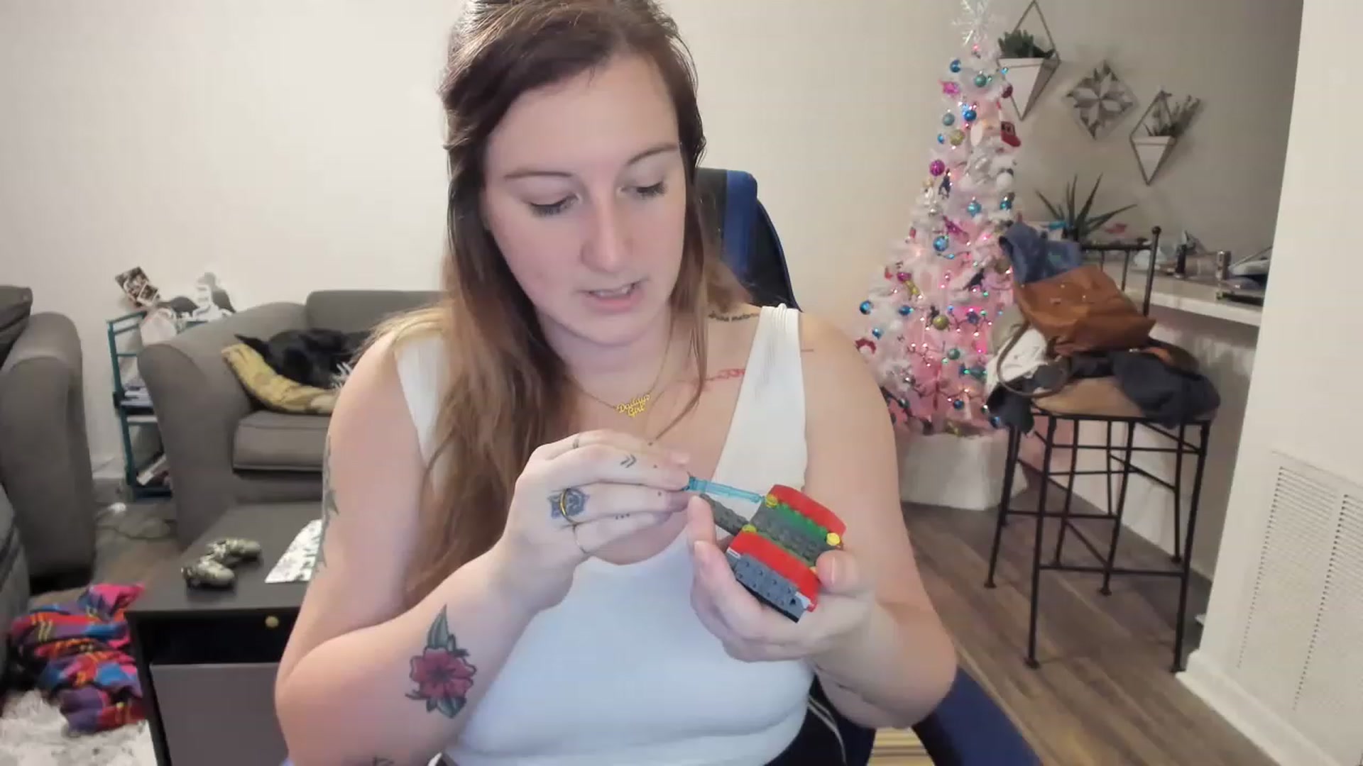 Gallery image thumbnail from DinoDarling's myfreecams stream on, 11/27/2022, 04:50 image 10 of 20