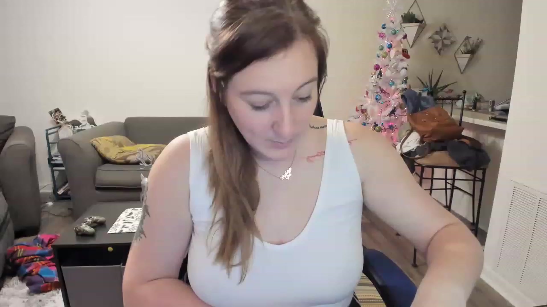 Gallery image thumbnail from DinoDarling's myfreecams stream on, 11/27/2022, 04:50 image 18 of 20