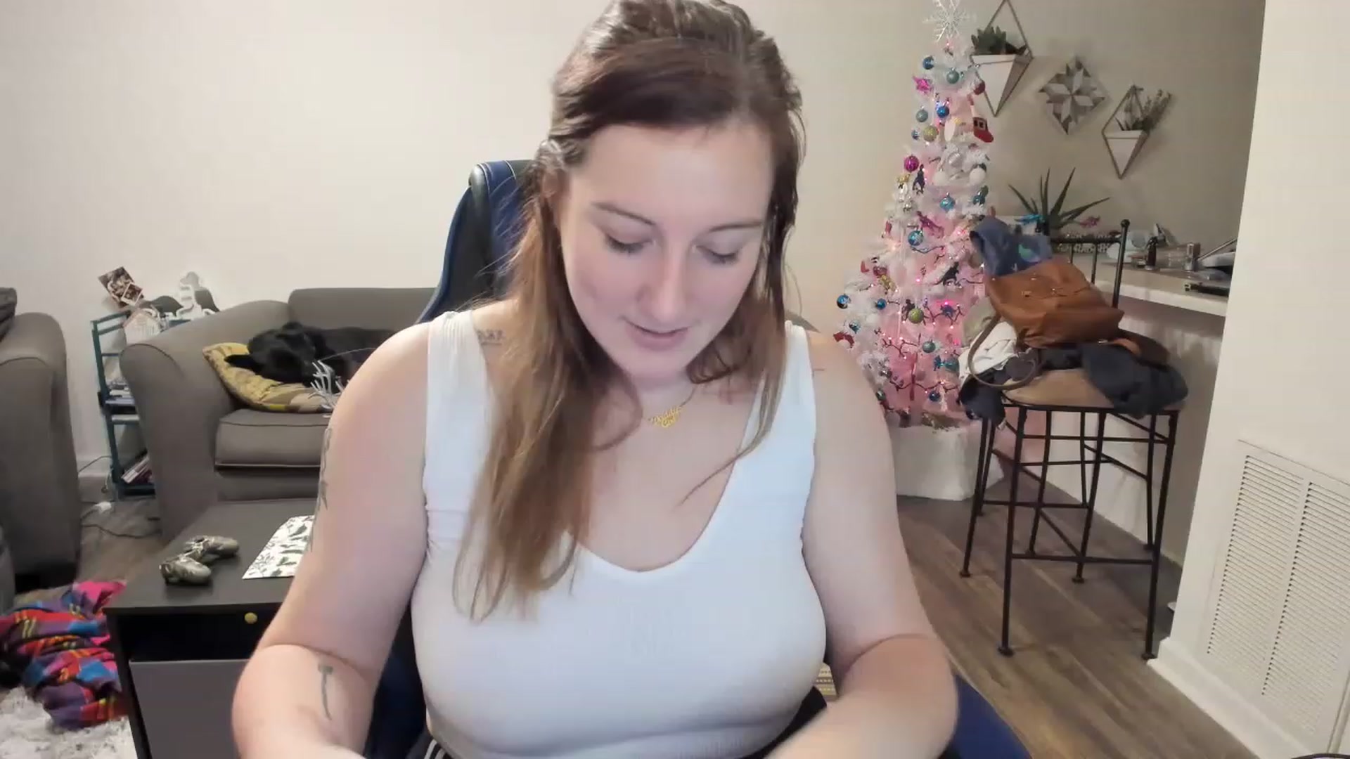 Gallery image thumbnail from DinoDarling's myfreecams stream on, 11/27/2022, 04:50 image 6 of 20