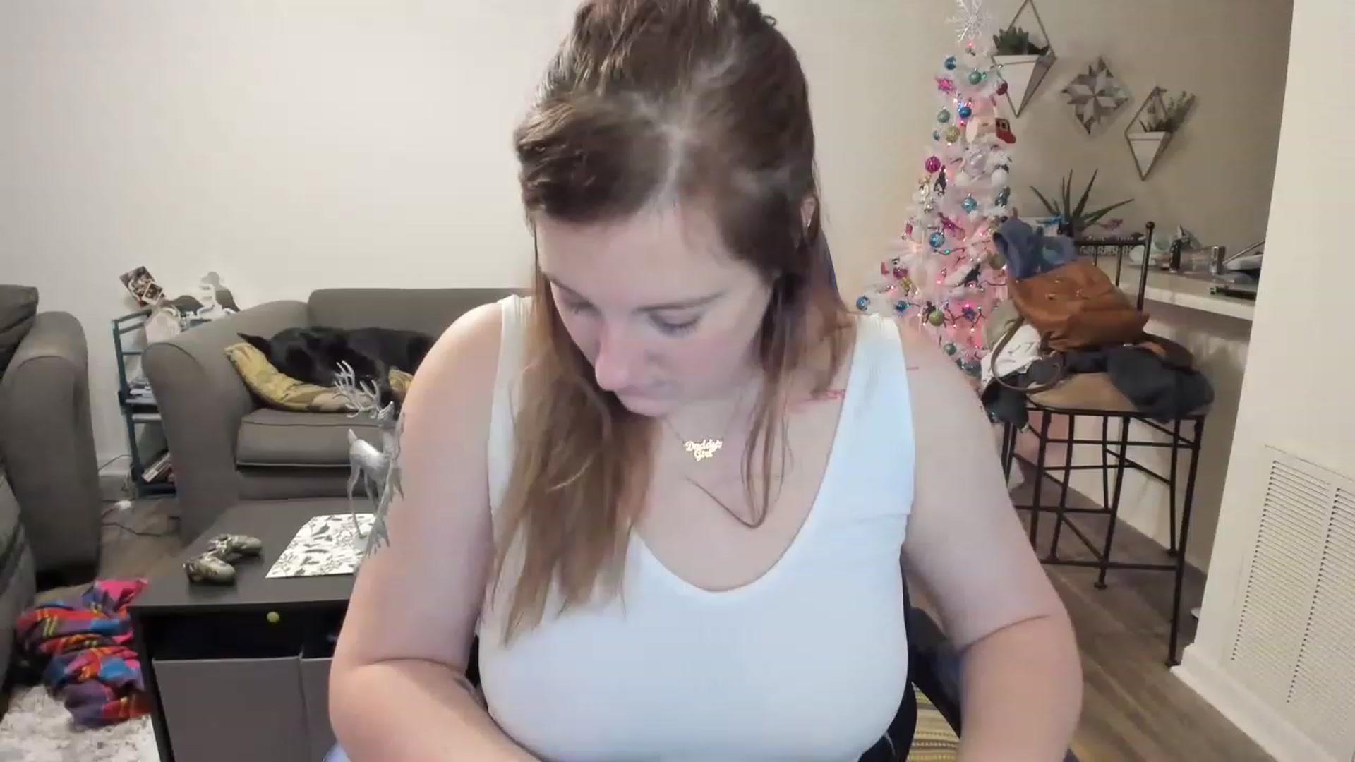 Gallery image thumbnail from DinoDarling's myfreecams stream on, 11/27/2022, 04:50 image 11 of 20