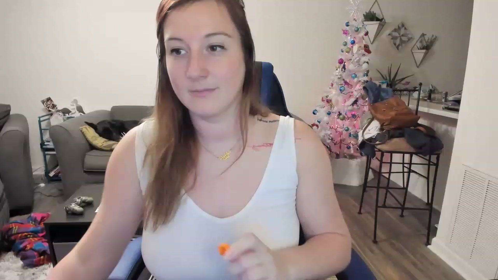 Gallery image thumbnail from DinoDarling's myfreecams stream on, 11/27/2022, 04:50 image 9 of 20