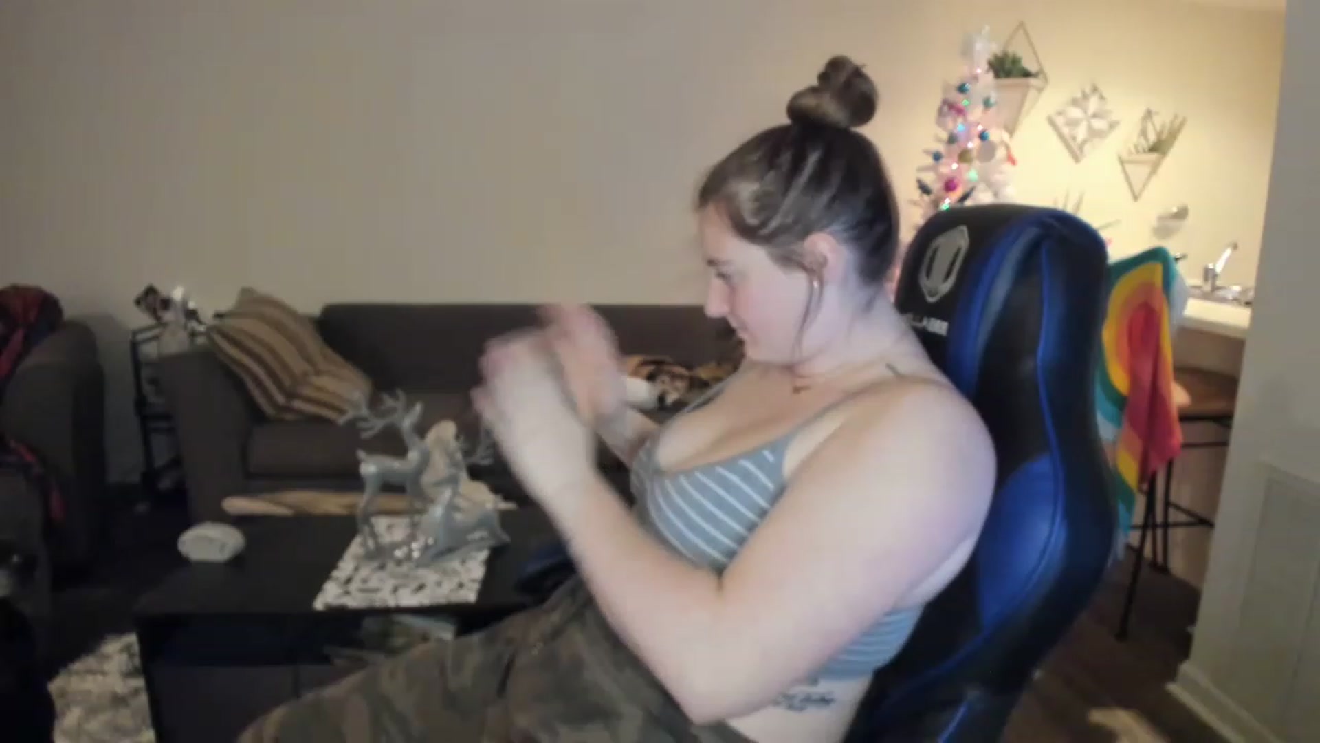 Gallery image thumbnail from DinoDarling's myfreecams stream on, 11/29/2022, 03:49 image 3 of 20