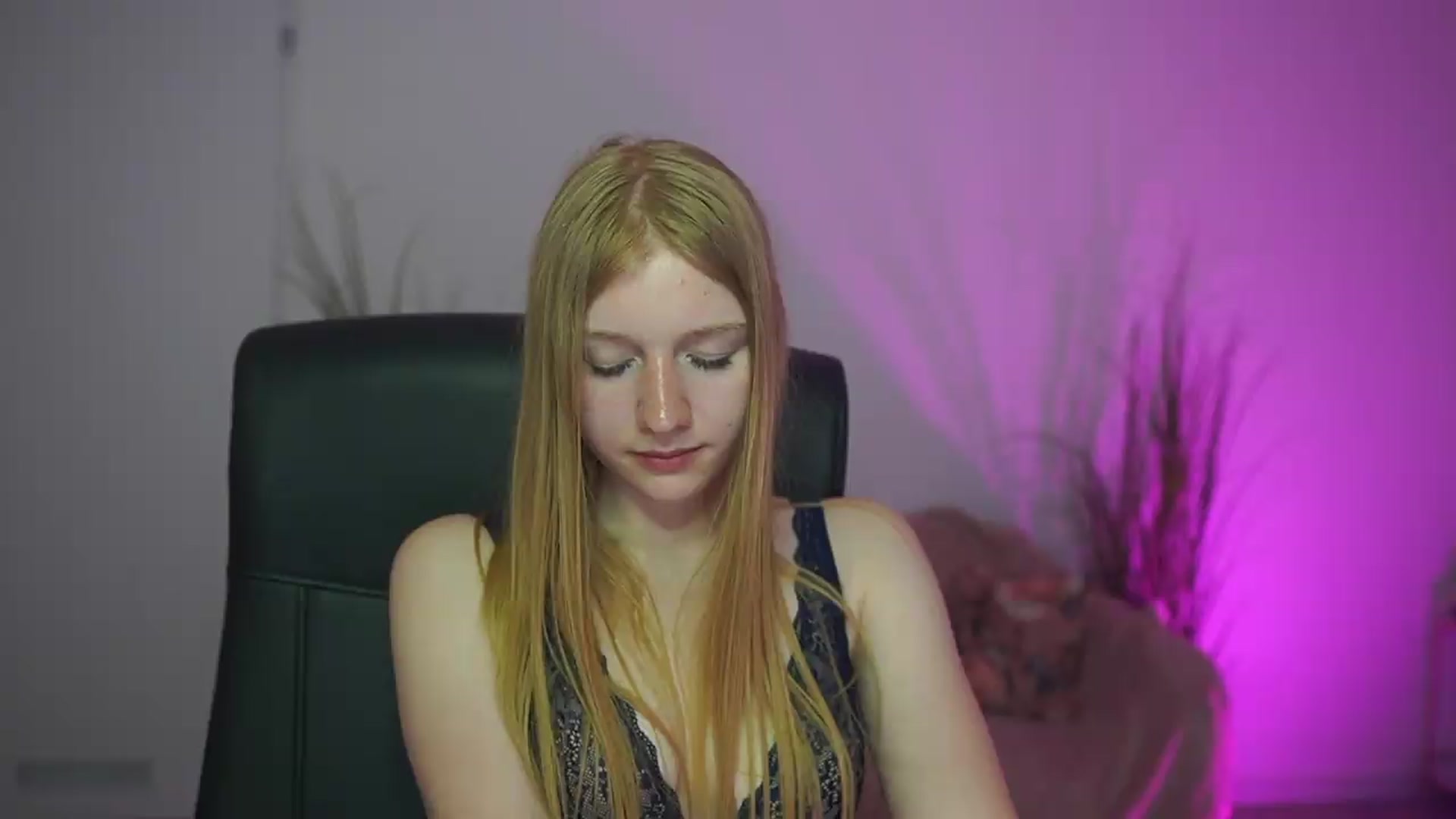 Gallery image thumbnail from DirtyChloe18's myfreecams stream on, 05/13/2026, 14:26 image 20 of 20