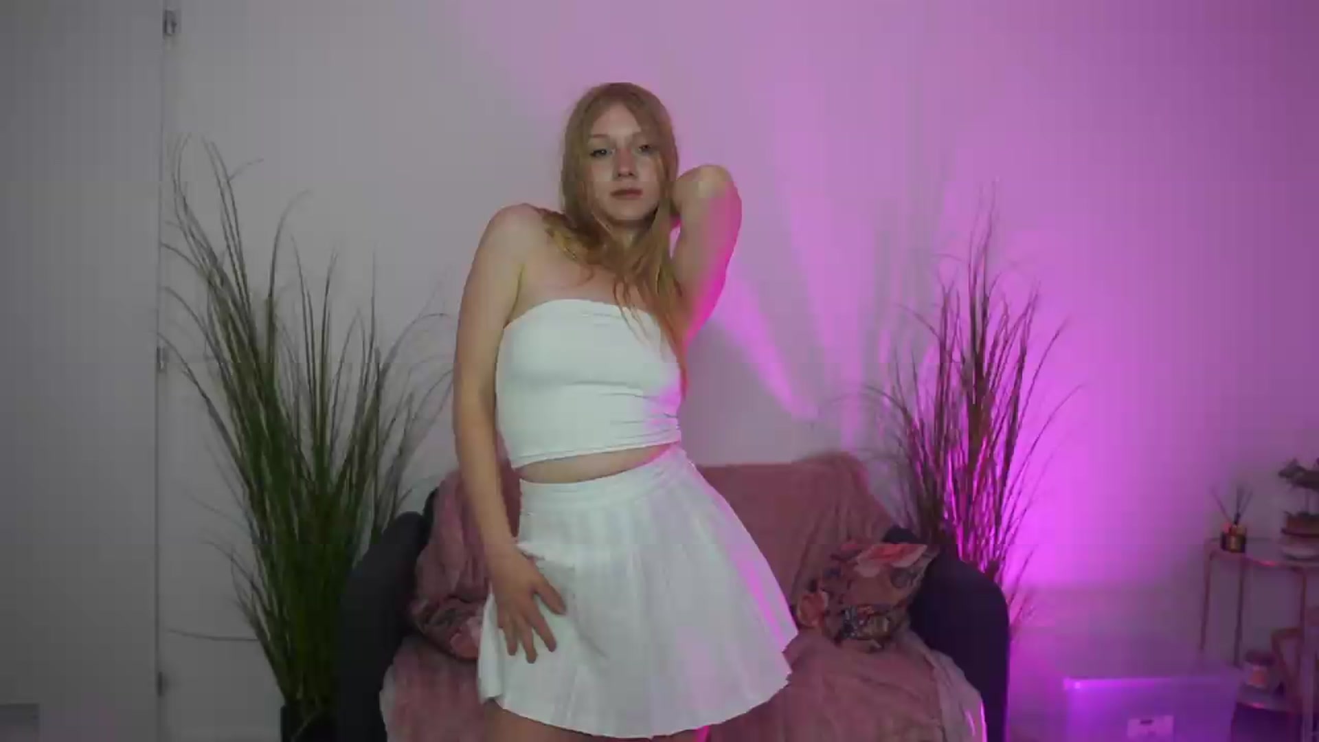 Gallery image thumbnail from DirtyChloe18's myfreecams stream on, 05/21/2026, 15:26 image 8 of 20