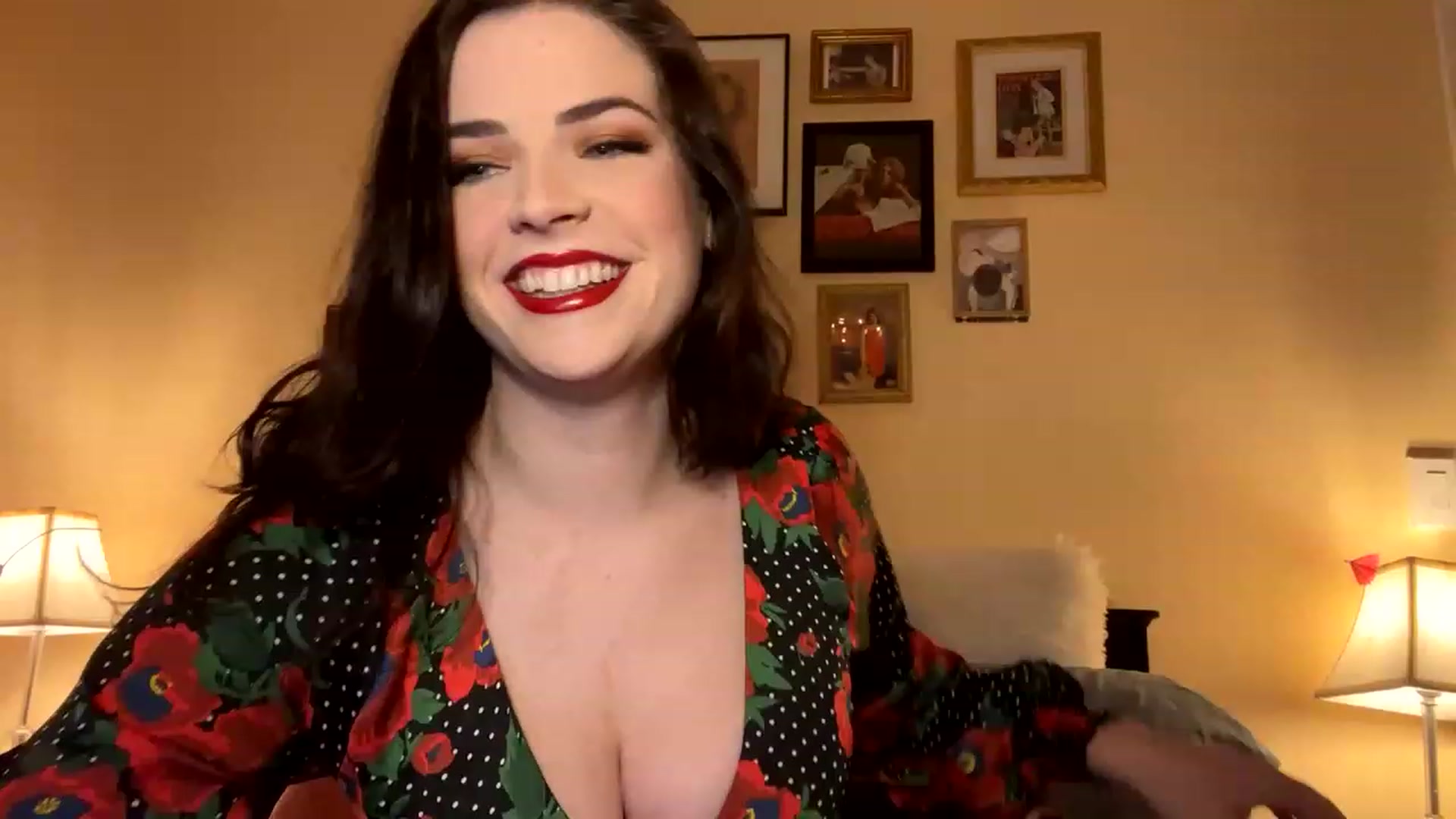 Gallery image thumbnail from DirtyDarcy's myfreecams stream on, 12/07/2022, 23:11 image 14 of 20