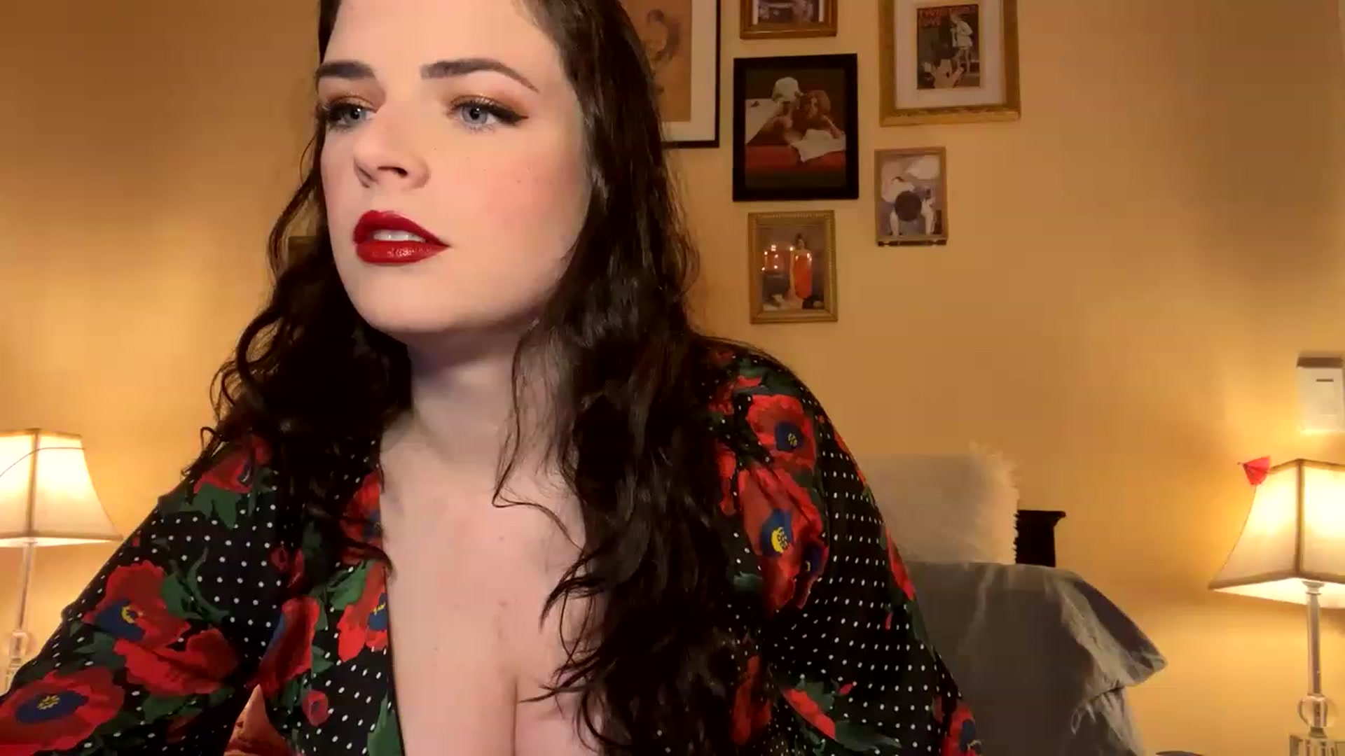 Gallery image thumbnail from DirtyDarcy's myfreecams stream on, 12/07/2022, 23:22 image 12 of 20