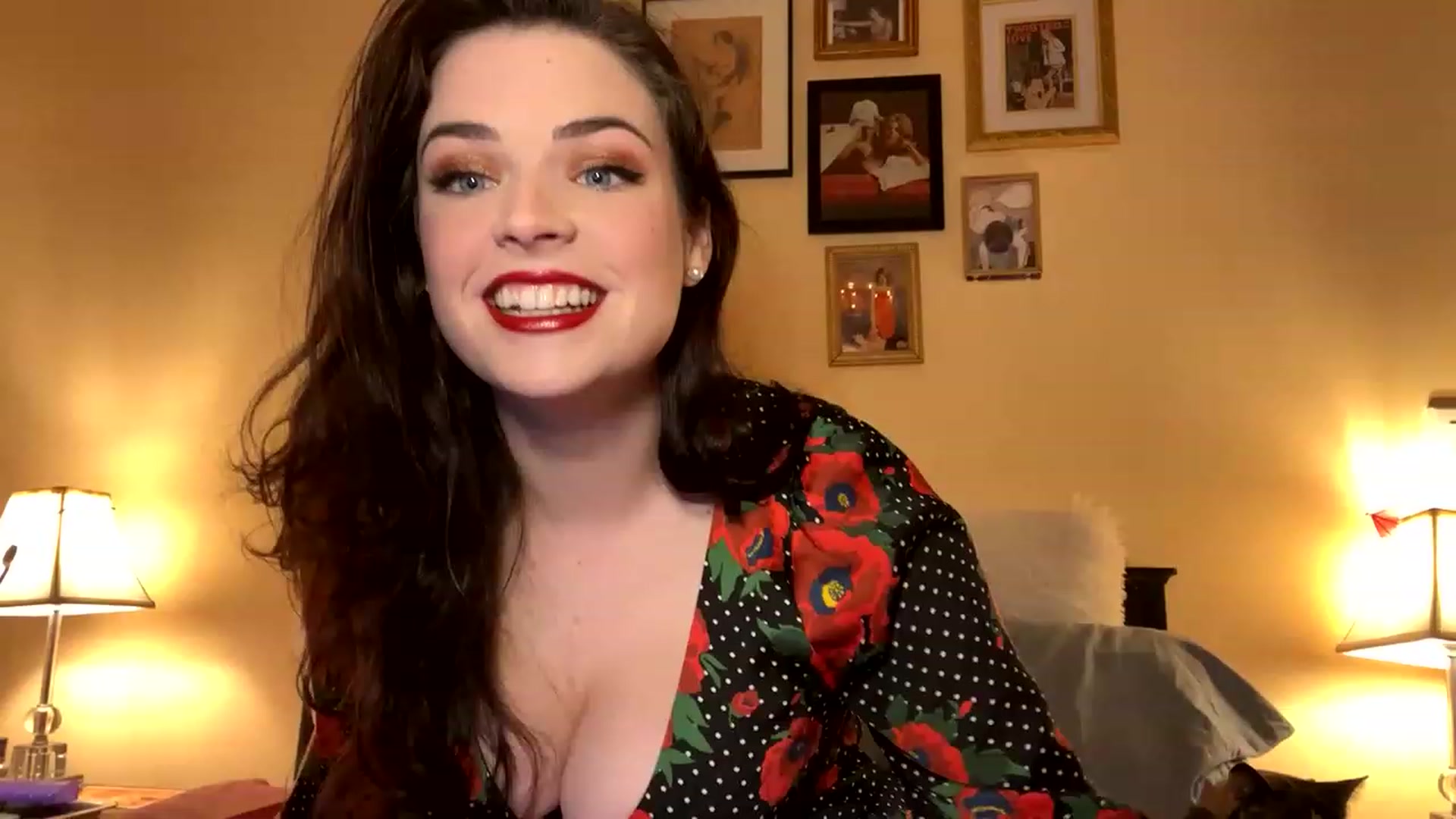 Gallery image thumbnail from DirtyDarcy's myfreecams stream on, 12/08/2022, 24:16 image 16 of 20