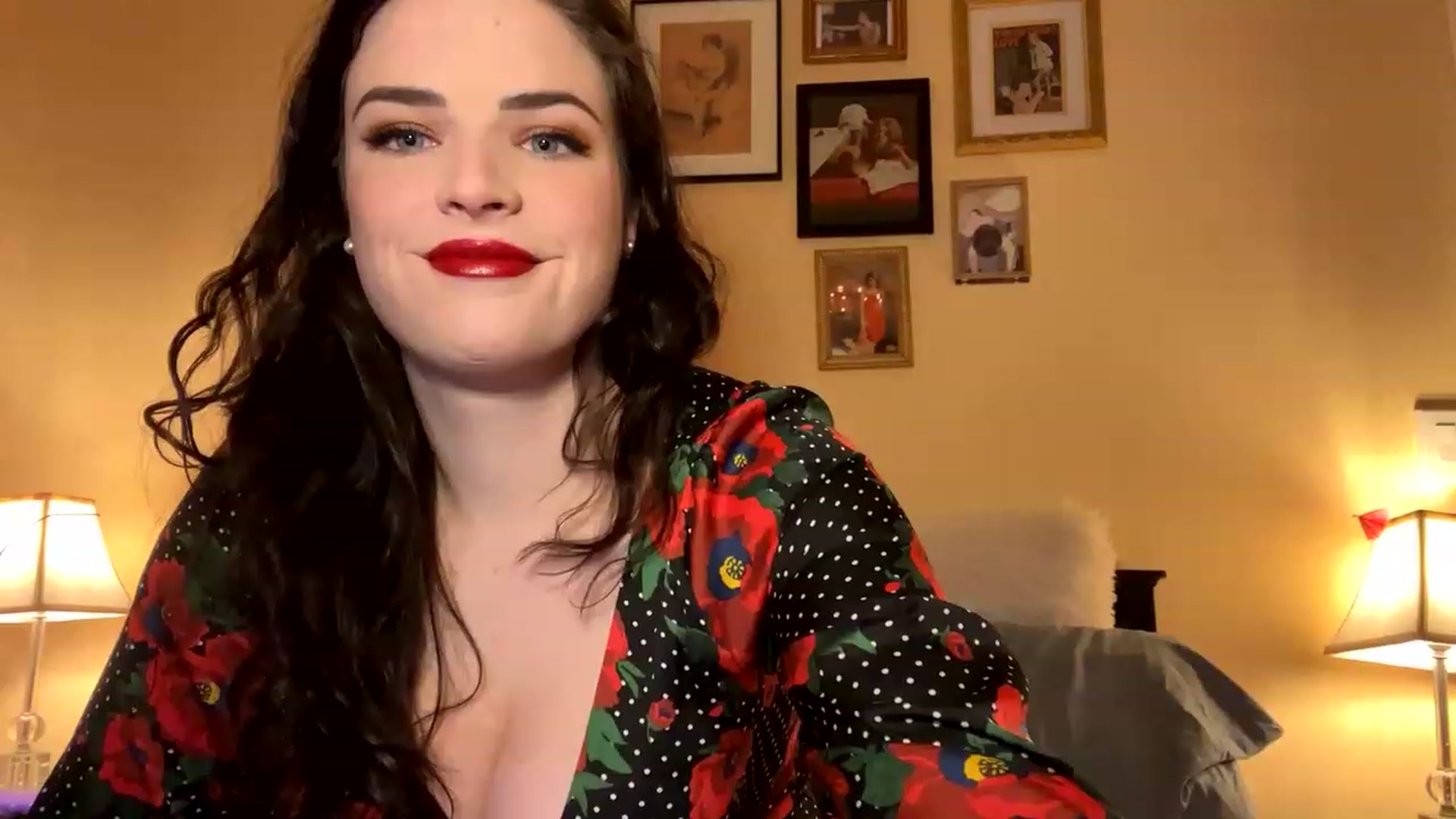 Gallery image thumbnail from DirtyDarcy's myfreecams stream on, 12/08/2022, 24:16 image 8 of 20
