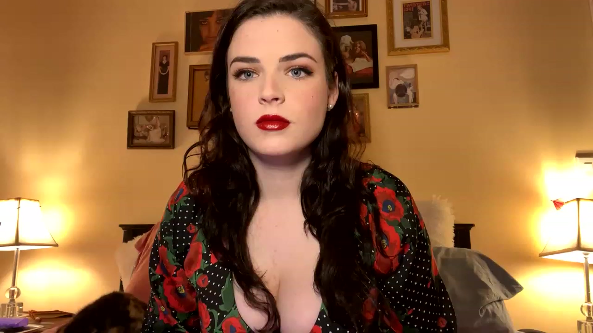 Gallery image thumbnail from DirtyDarcy's myfreecams stream on, 12/08/2022, 24:16 image 5 of 20