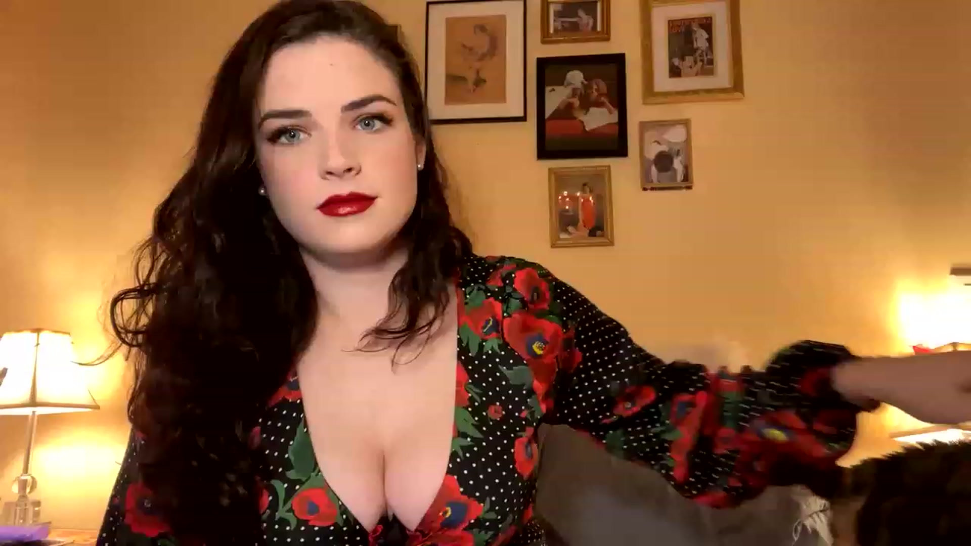 Gallery image thumbnail from DirtyDarcy's myfreecams stream on, 12/08/2022, 24:16 image 10 of 20