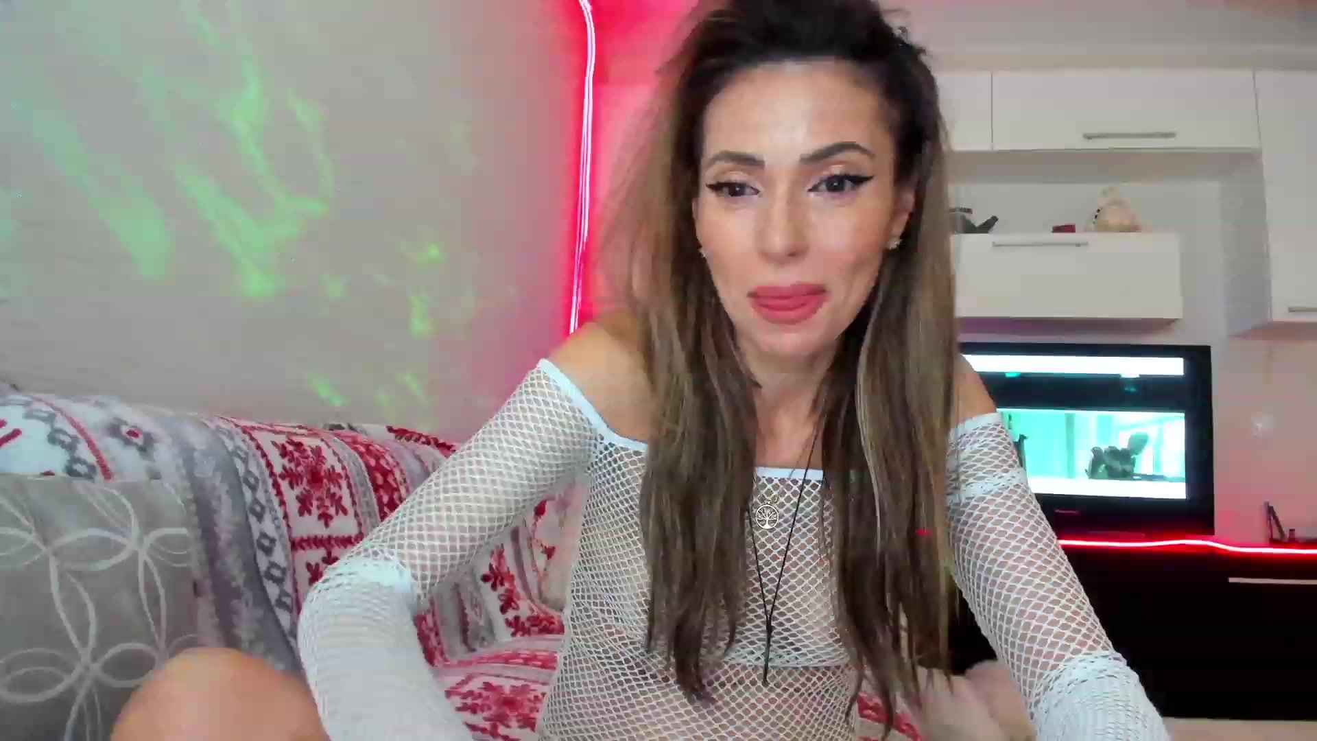Gallery image thumbnail from DirtyFoxhole's myfreecams stream on, 05/03/2023, 23:11 image 13 of 20