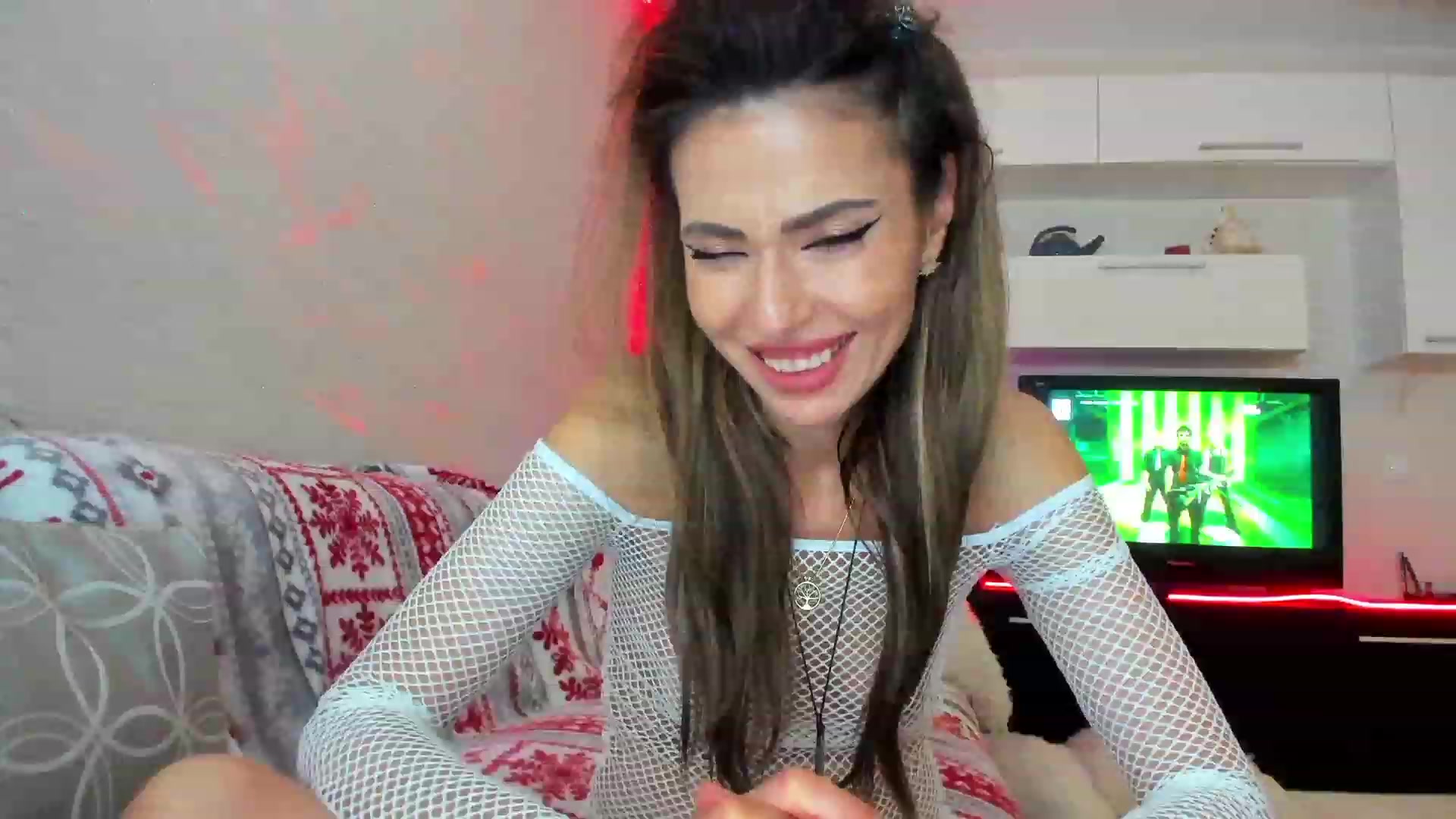 Gallery image thumbnail from DirtyFoxhole's myfreecams stream on, 05/03/2023, 23:11 image 15 of 20