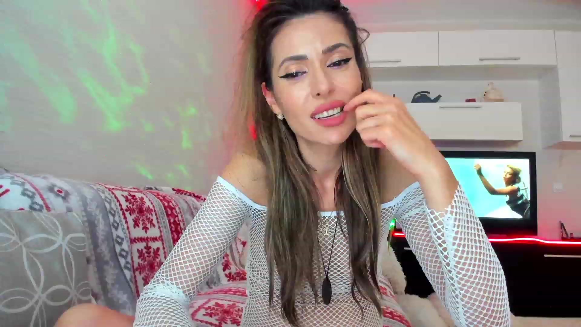 Gallery image thumbnail from DirtyFoxhole's myfreecams stream on, 05/03/2023, 23:11 image 3 of 20