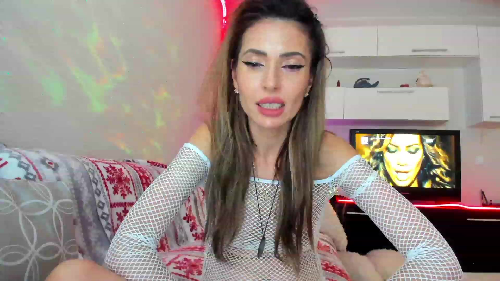 Gallery image thumbnail from DirtyFoxhole's myfreecams stream on, 05/03/2023, 23:11 image 19 of 20