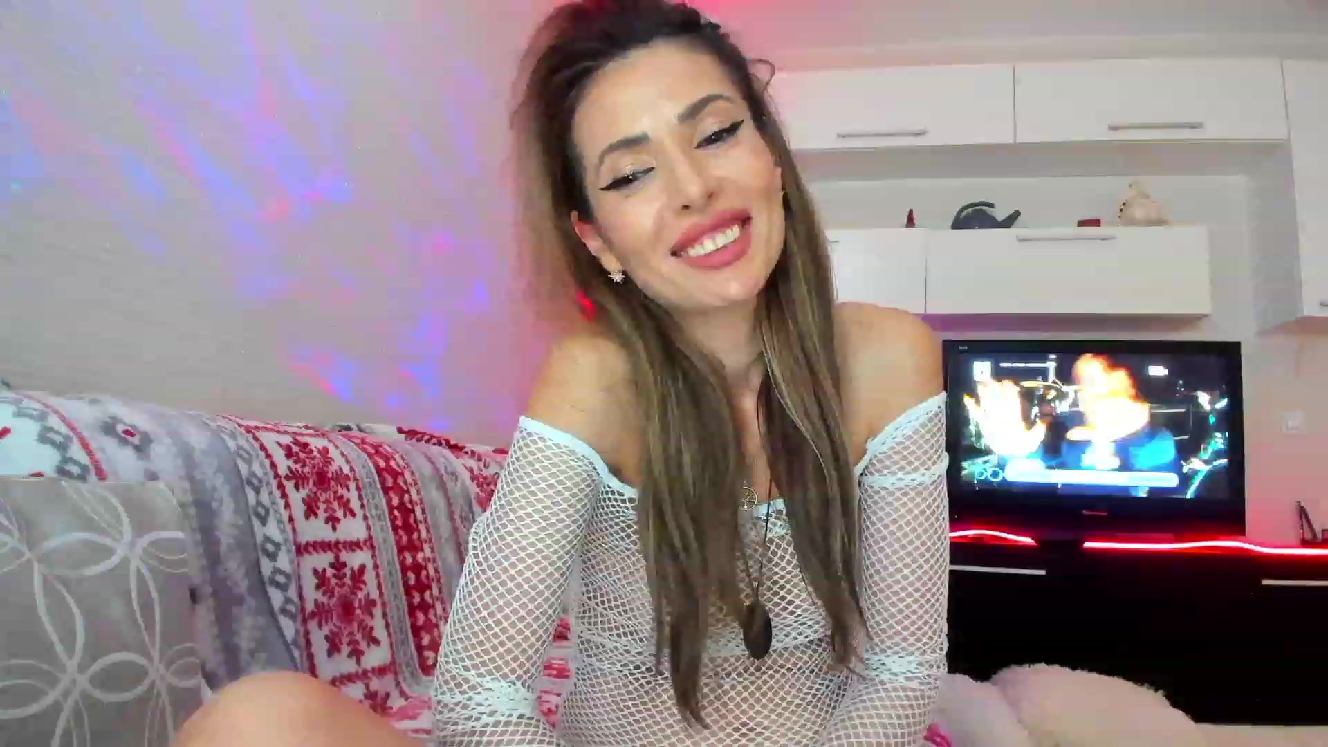 Gallery image thumbnail from DirtyFoxhole's myfreecams stream on, 05/03/2023, 23:11 image 1 of 20