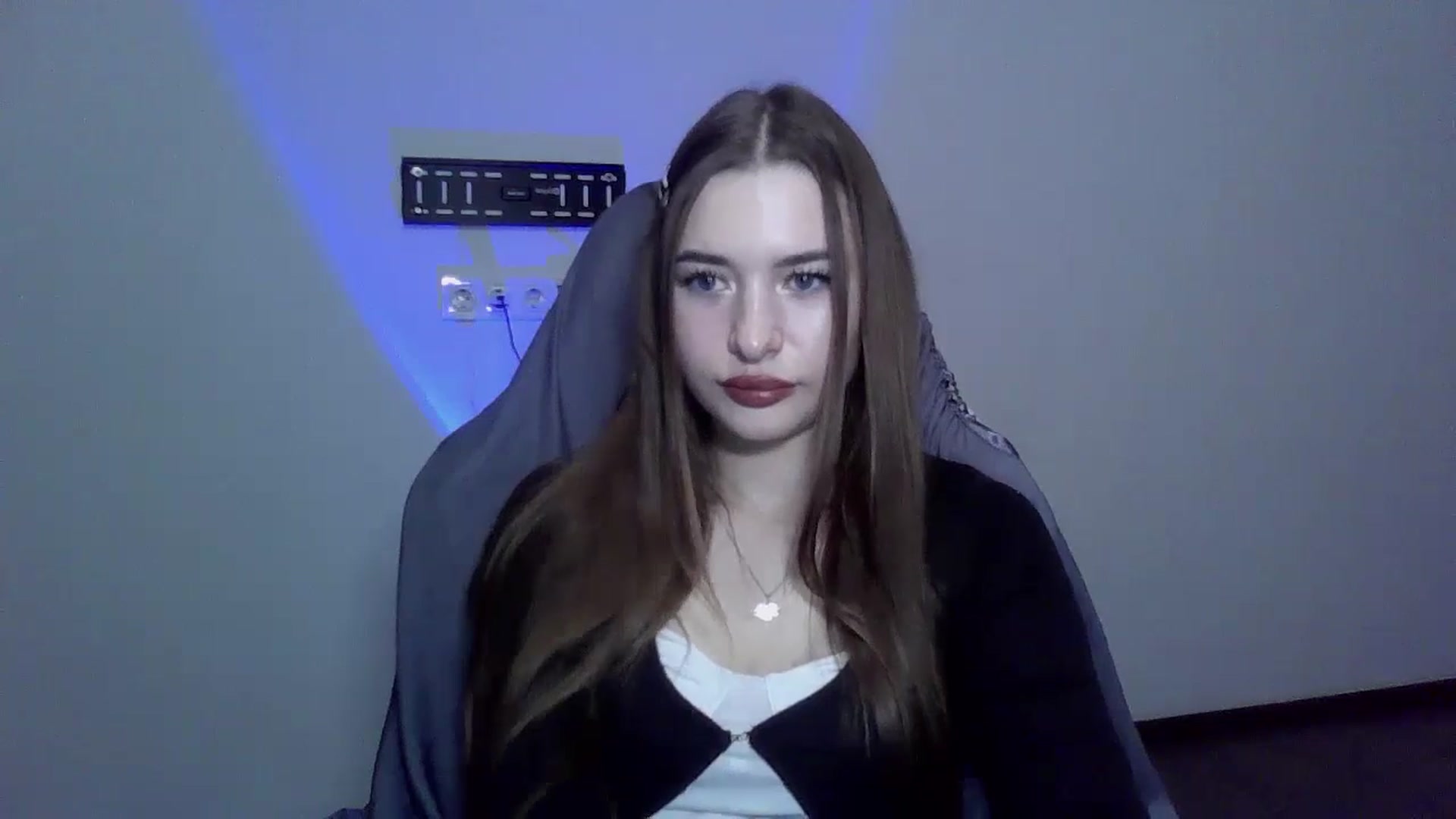 Gallery image thumbnail from DiscoGirl's myfreecams stream on, 10/06/2024, 17:55 image 2 of 20