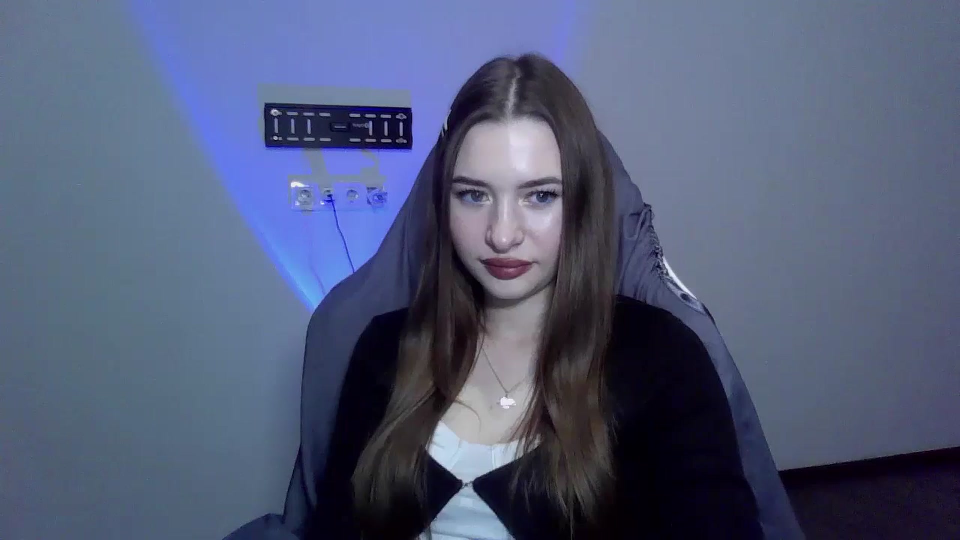 Gallery image thumbnail from DiscoGirl's myfreecams stream on, 10/06/2024, 17:55 image 6 of 20