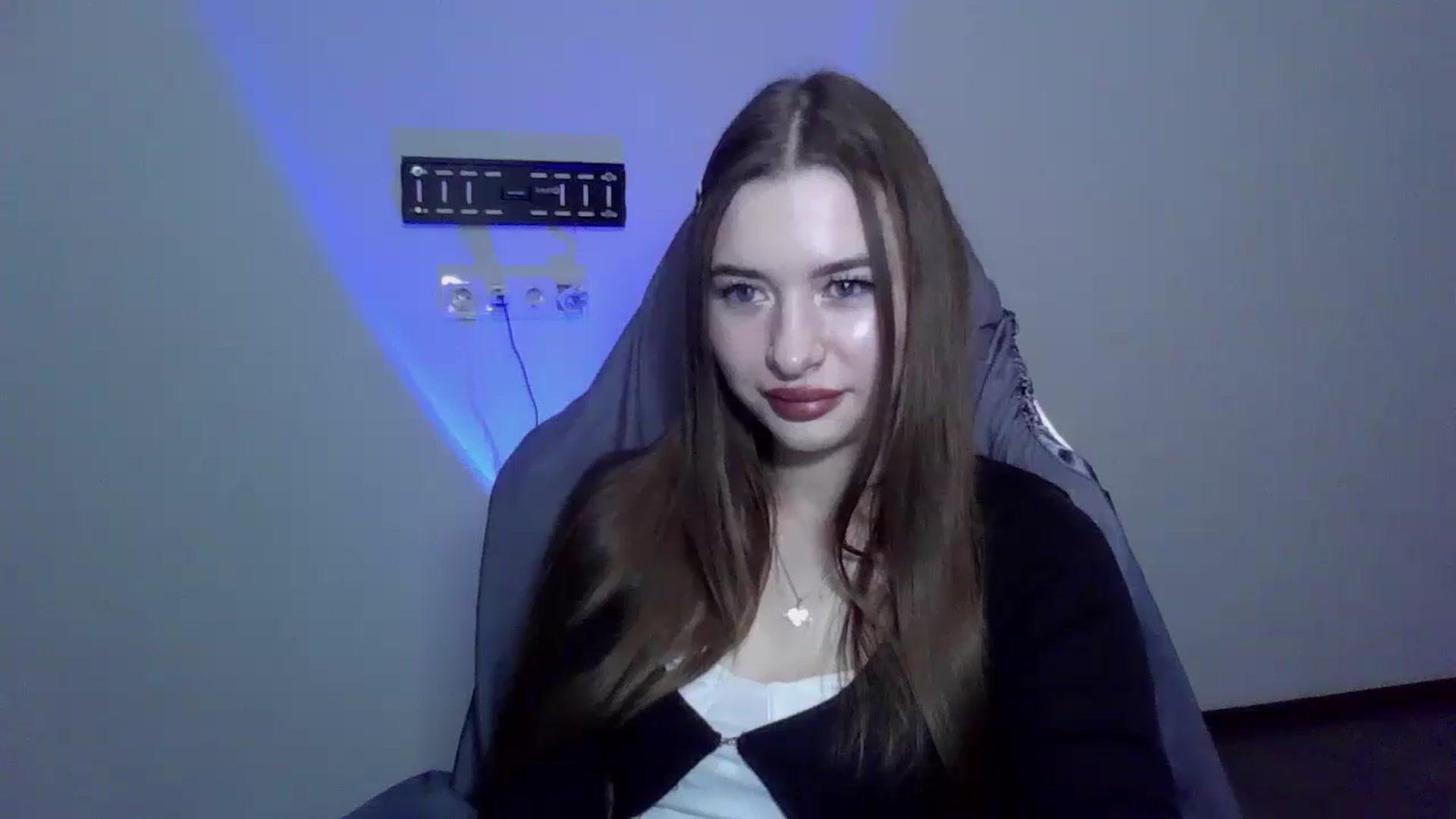 Gallery image thumbnail from DiscoGirl's myfreecams stream on, 10/06/2024, 17:55 image 3 of 20
