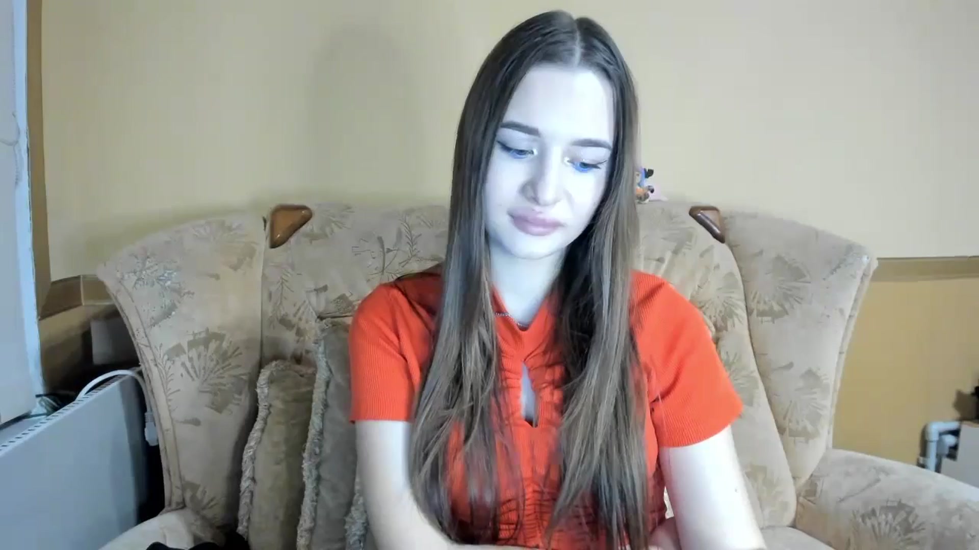 Gallery image thumbnail from DiscoGirl's myfreecams stream on, 10/23/2024, 17:03 image 12 of 20