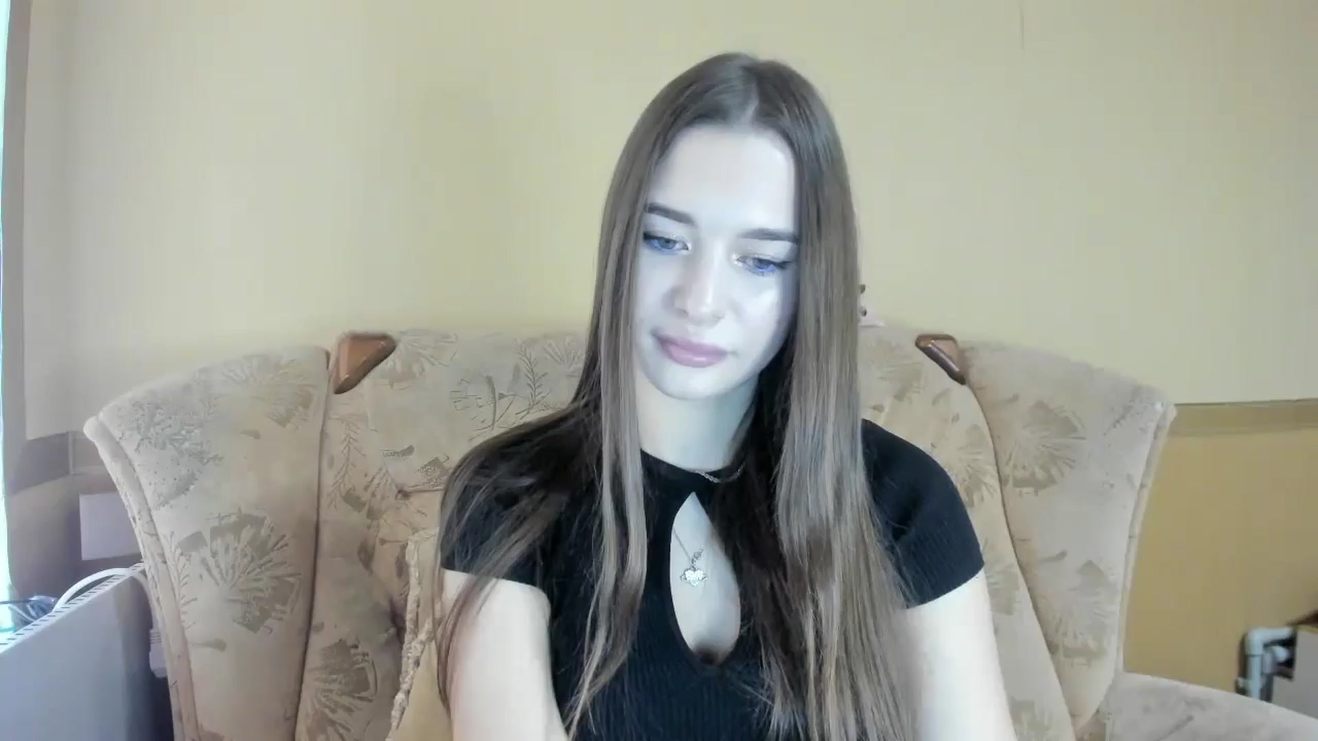 Gallery image thumbnail from DiscoGirl's myfreecams stream on, 10/24/2024, 15:31 image 9 of 20