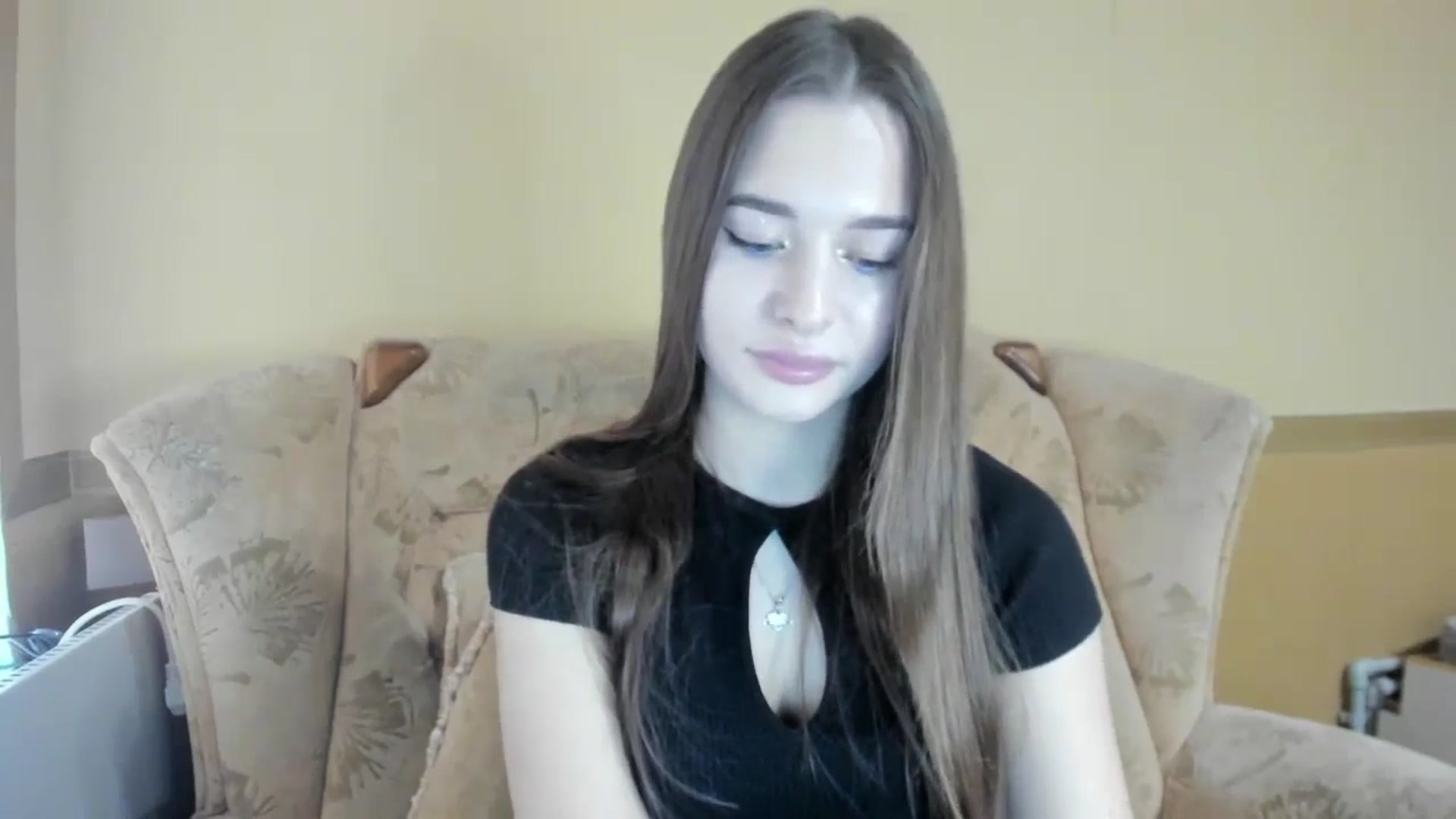Gallery image thumbnail from DiscoGirl's myfreecams stream on, 10/24/2024, 15:31 image 10 of 20