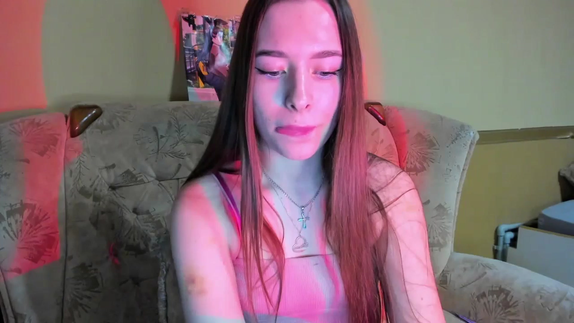Gallery image thumbnail from DiscoGirl's myfreecams stream on, 12/08/2024, 17:00 image 18 of 20