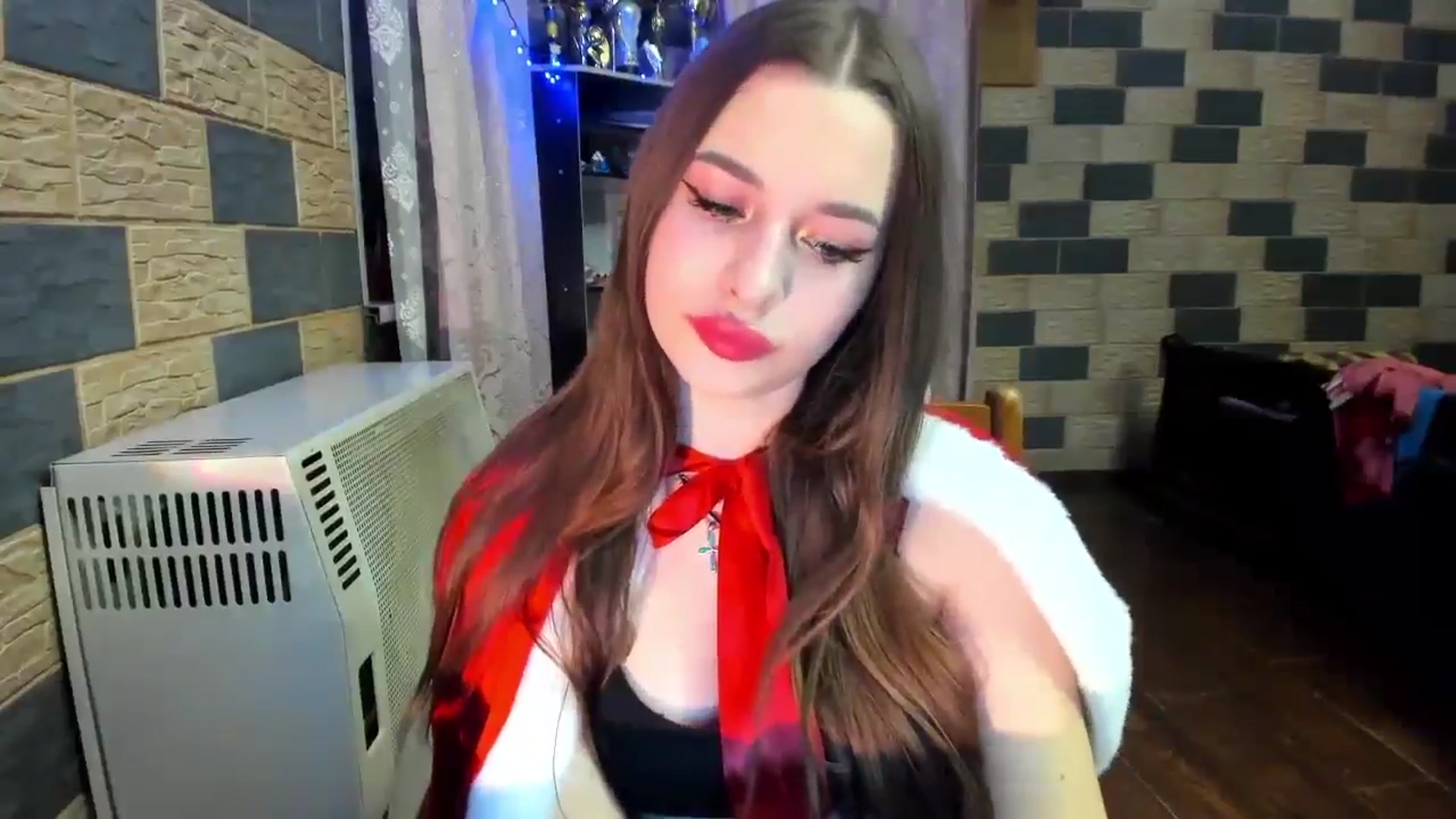 Gallery image thumbnail from DiscoGirl's myfreecams stream on, 12/23/2024, 24:04 image 16 of 20