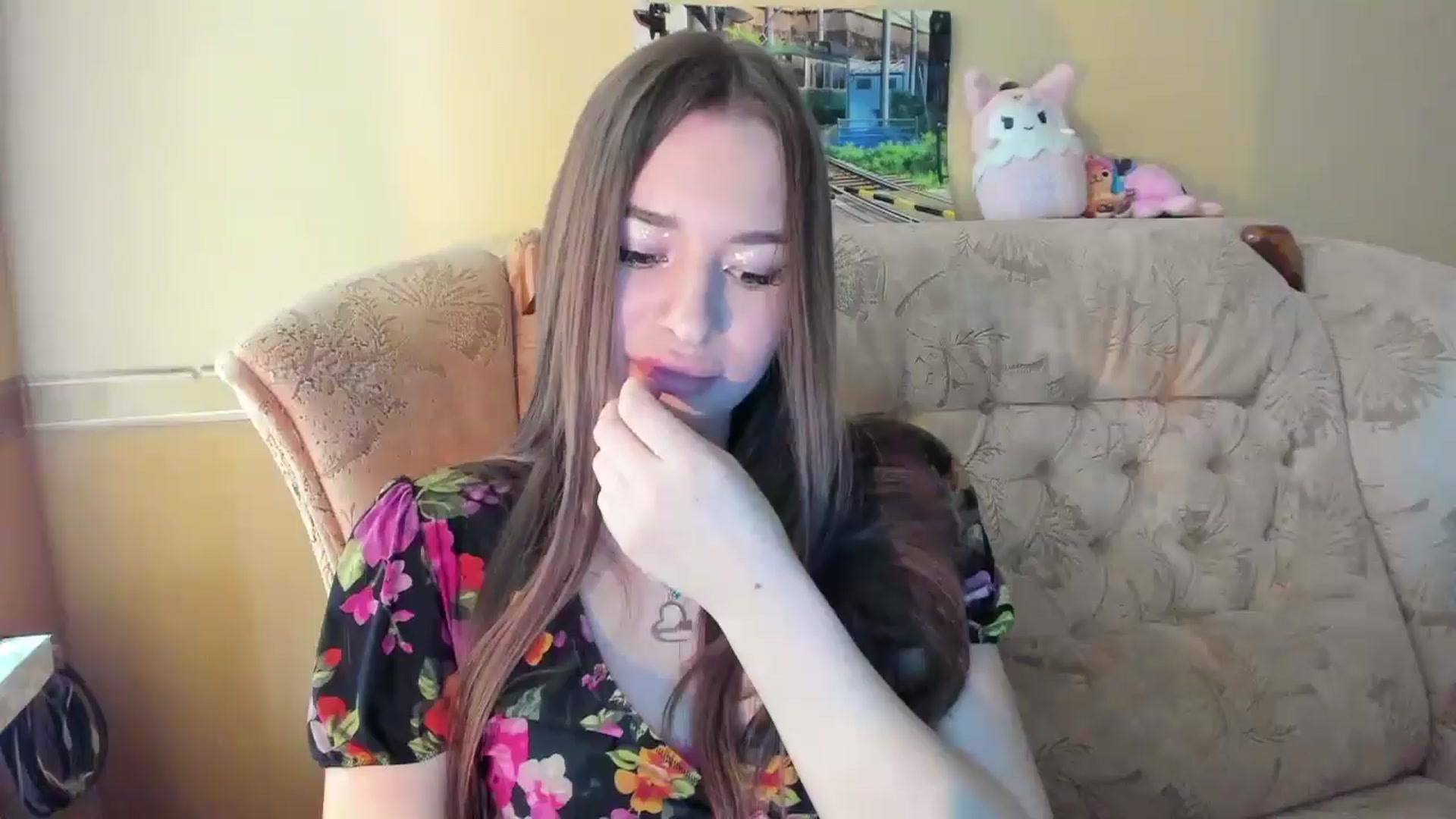 Gallery image thumbnail from DiscoGirl's myfreecams stream on, 03/31/2025, 14:15 image 17 of 20
