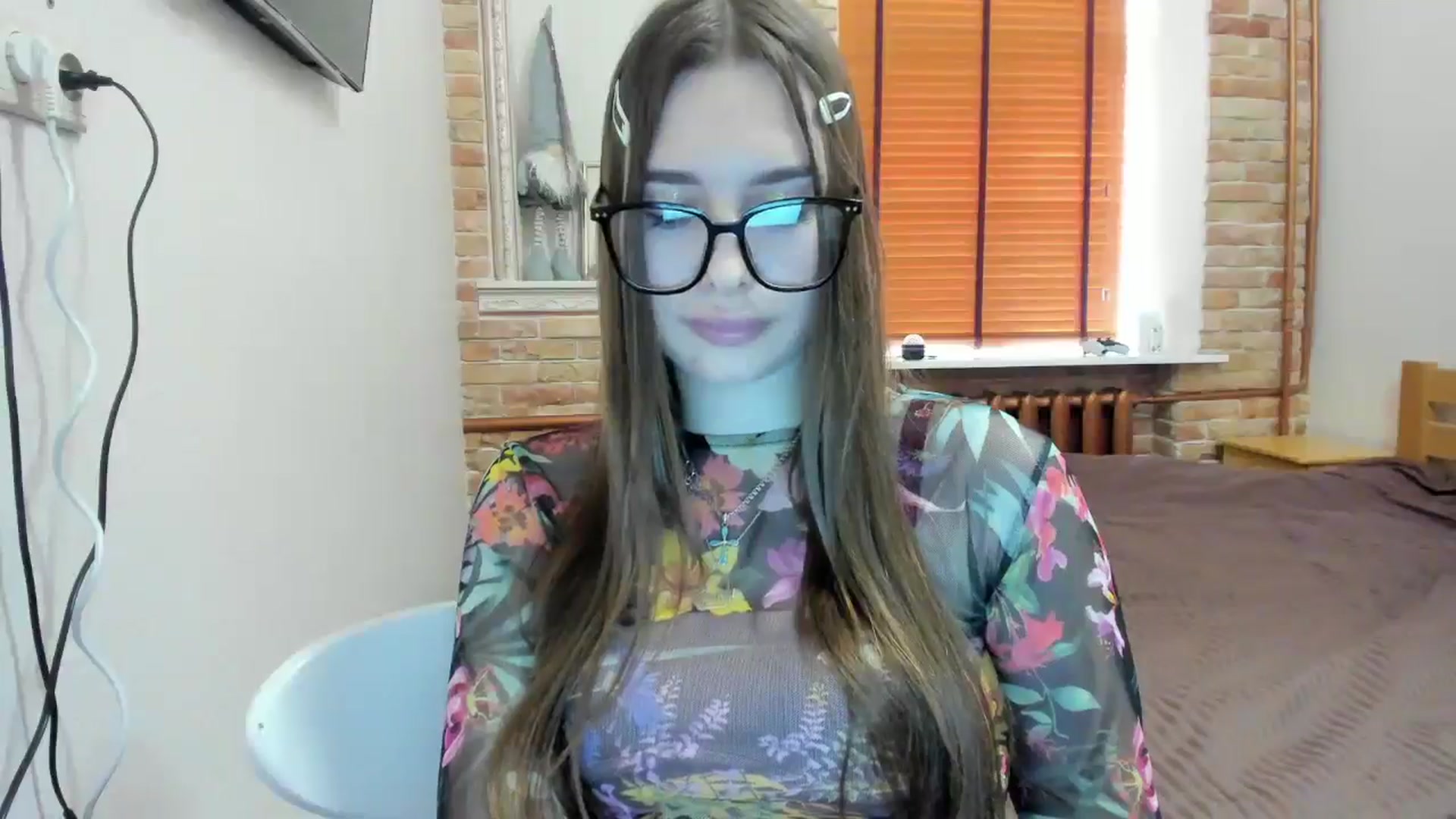 Gallery image thumbnail from DiscoGirl's myfreecams stream on, 04/04/2025, 14:25 image 14 of 20
