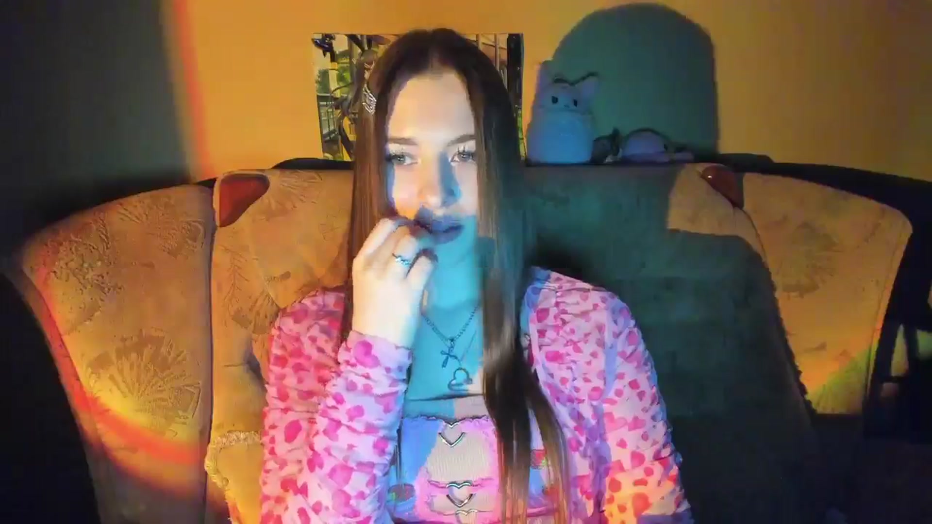 Gallery image thumbnail from DiscoGirl's myfreecams stream on, 04/06/2025, 18:00 image 14 of 20