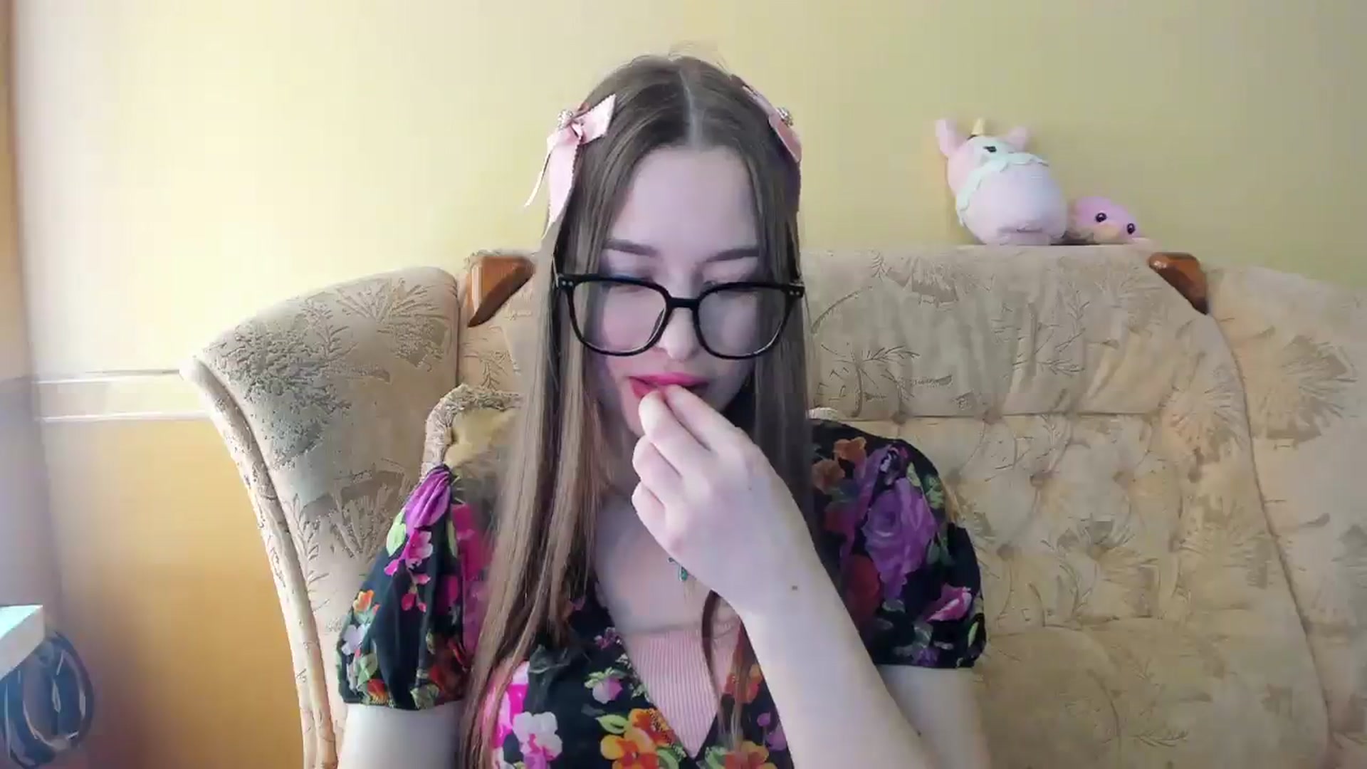 Gallery image thumbnail from DiscoGirl's myfreecams stream on, 04/17/2025, 12:30 image 6 of 20